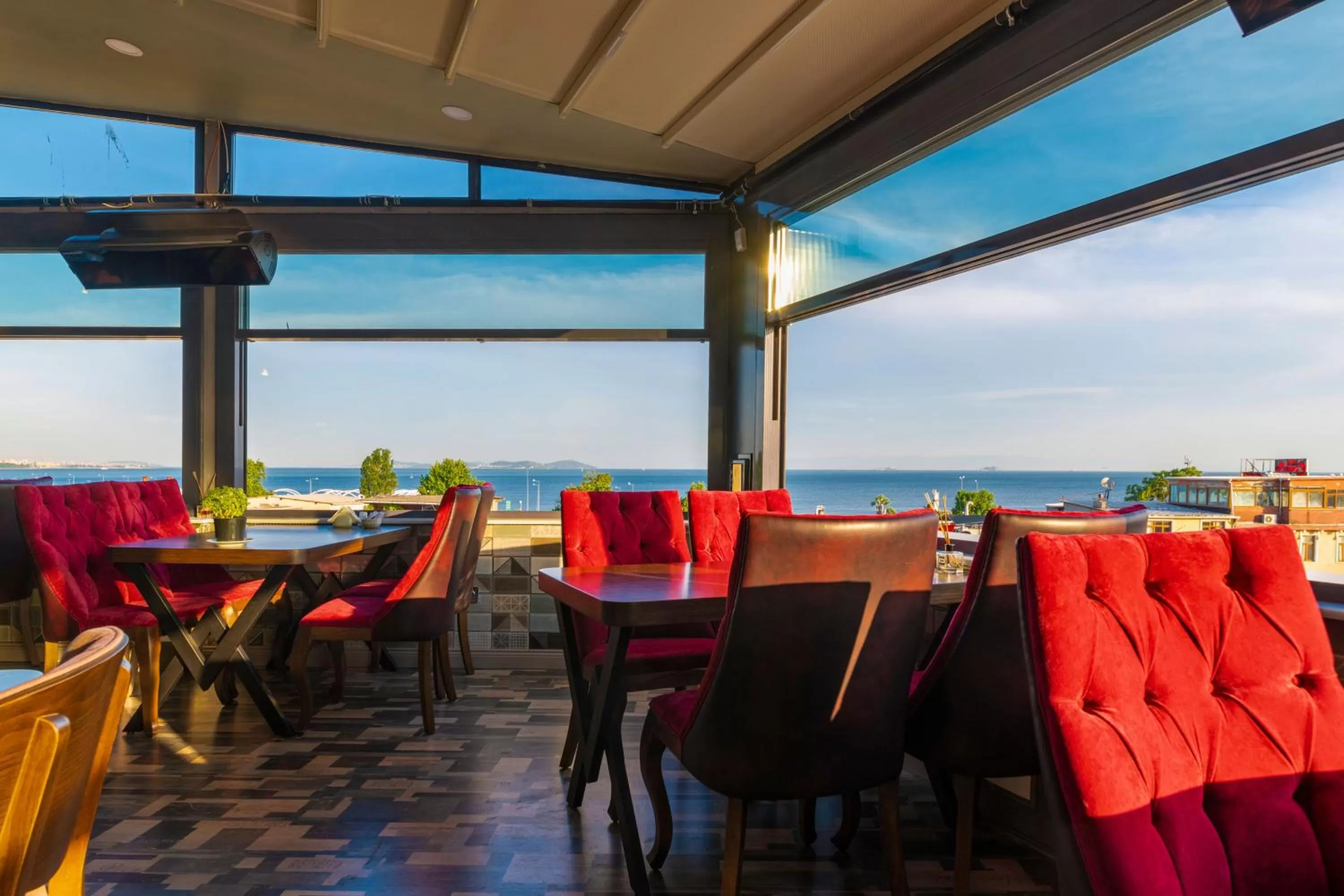 Restaurant/places to eat in Golden Sand Hotel