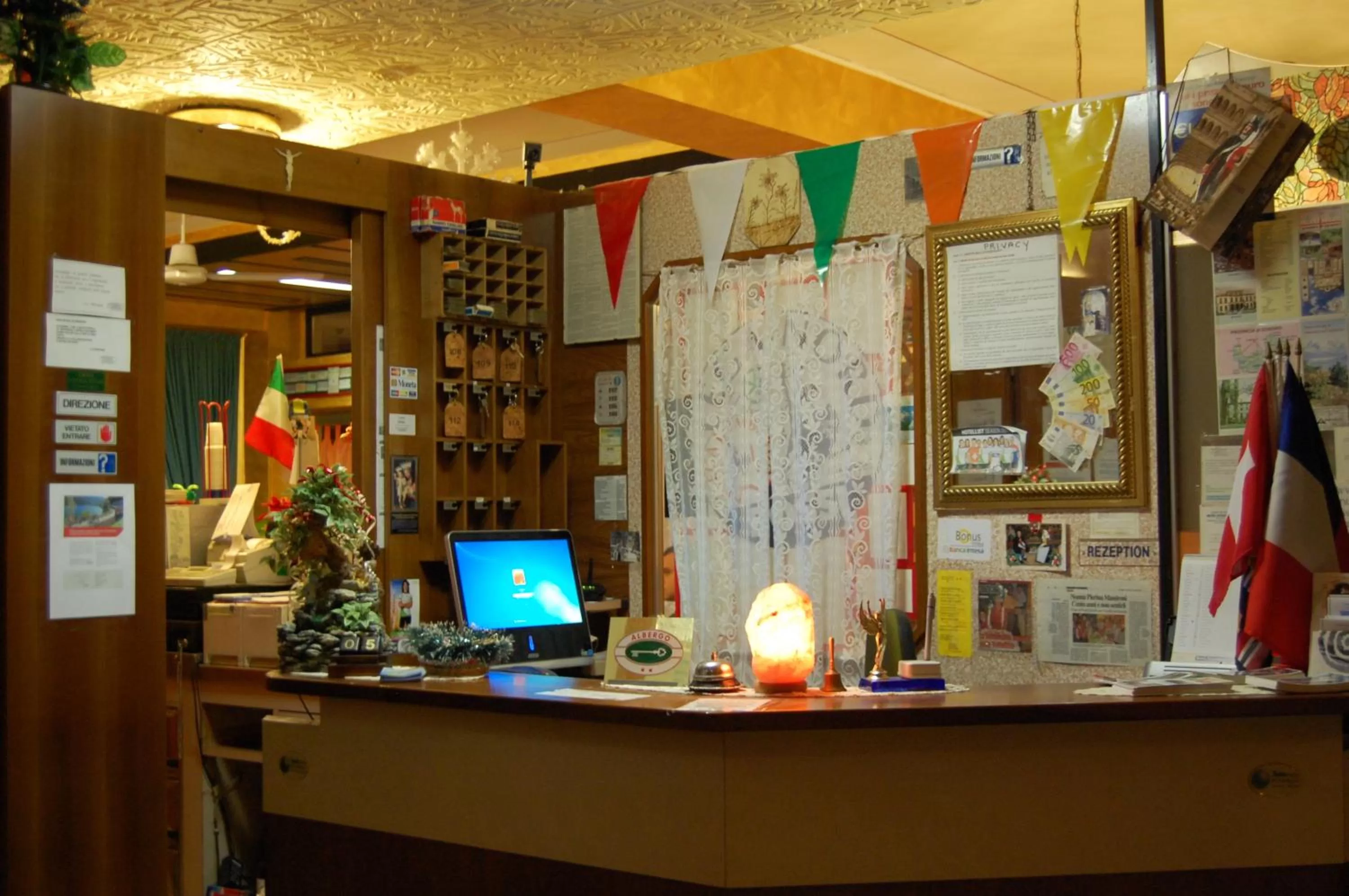 Lobby or reception in Albergo Motel Dosdè B&B