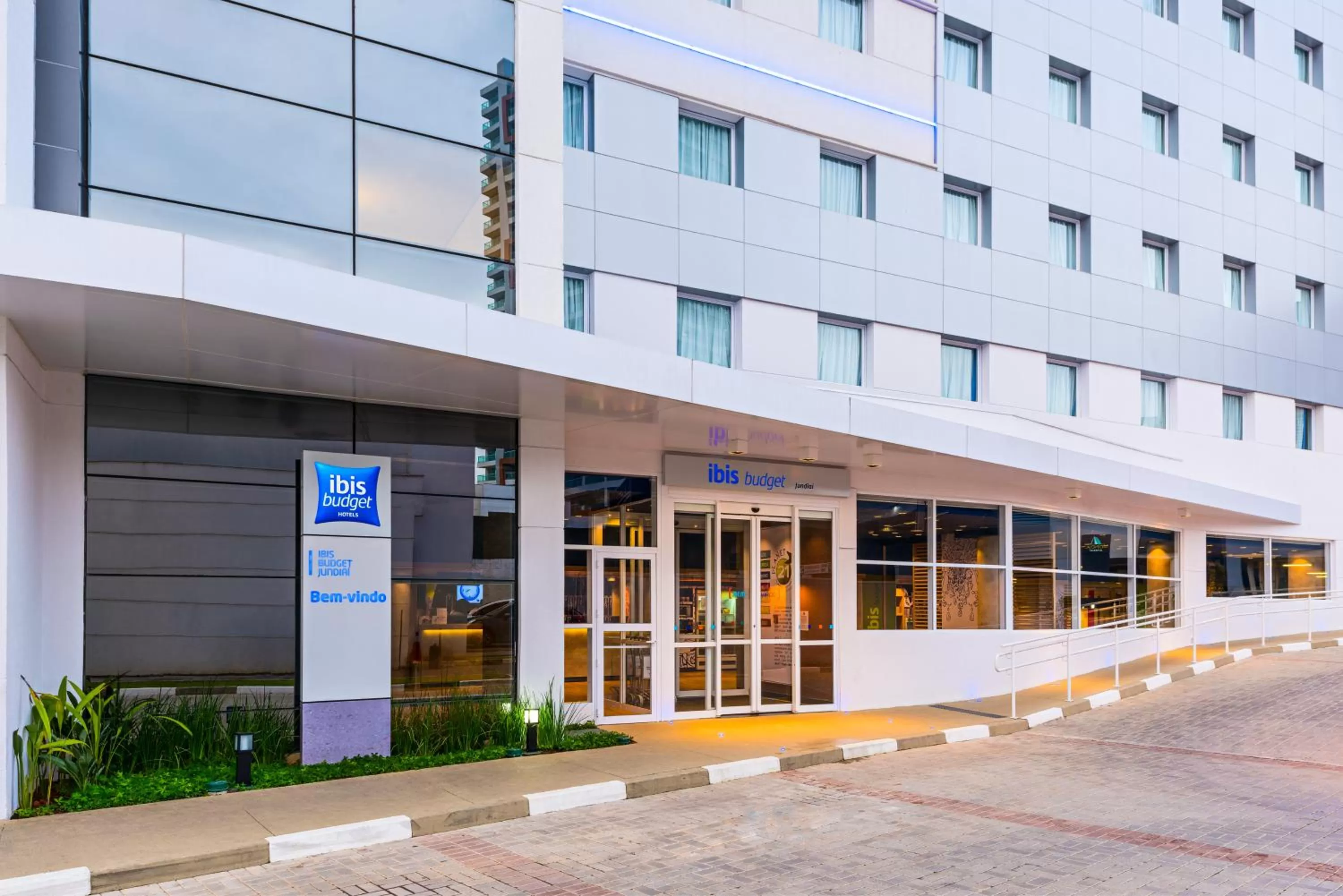 Property building in ibis budget Jundiai Shopping