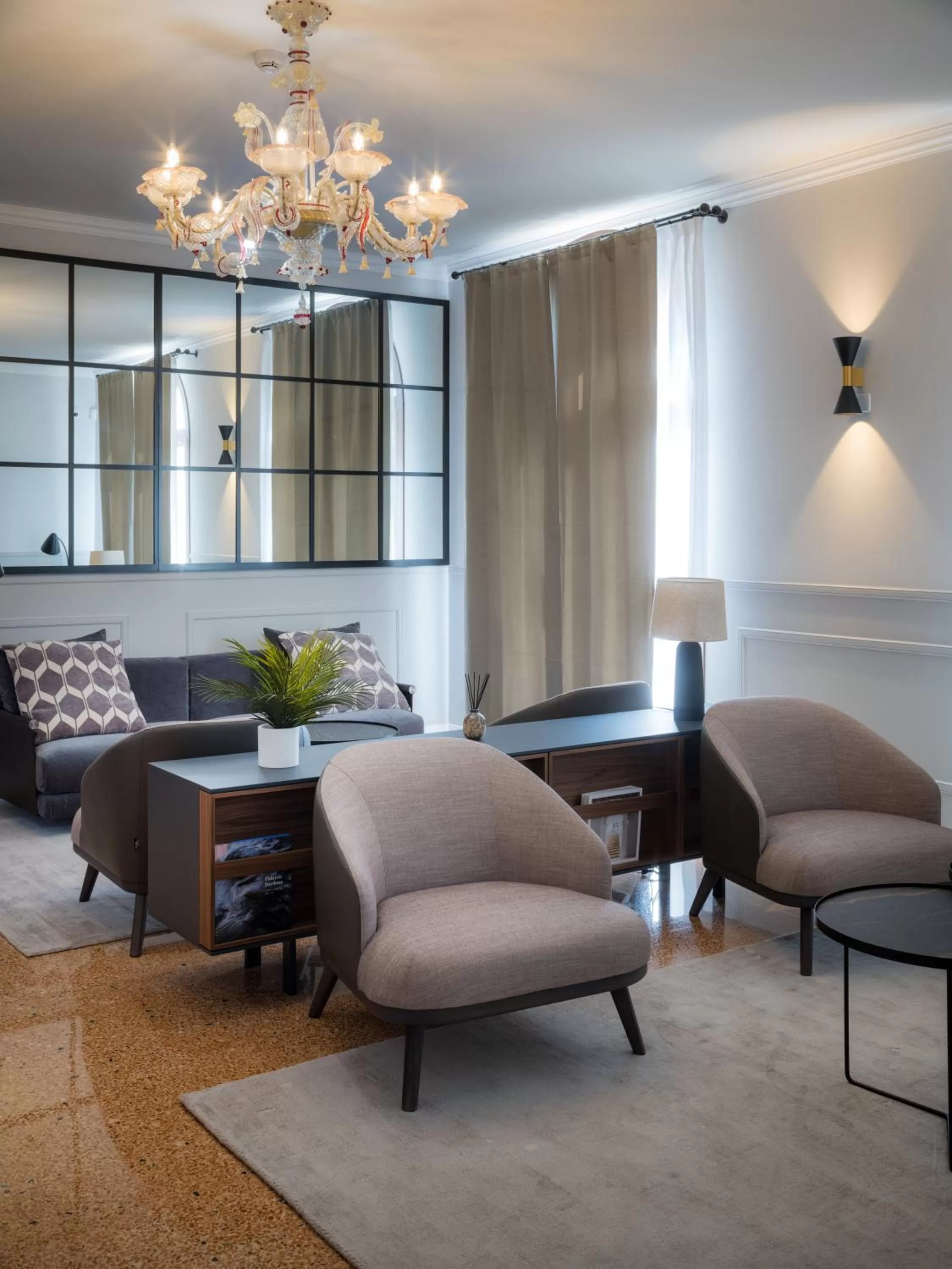 Communal lounge/ TV room in The Foscarini