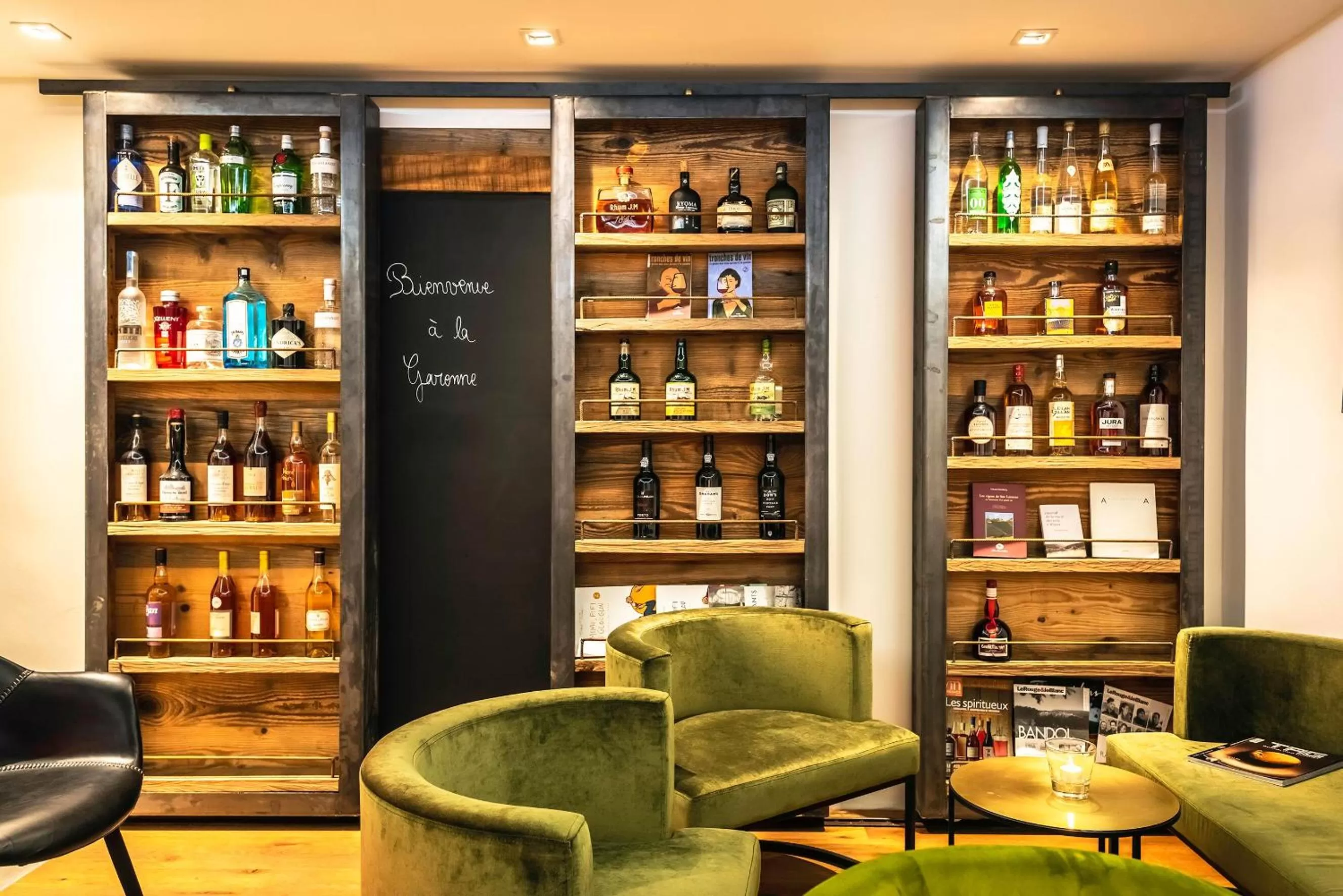 Lounge or bar in Hôtel La Garenne