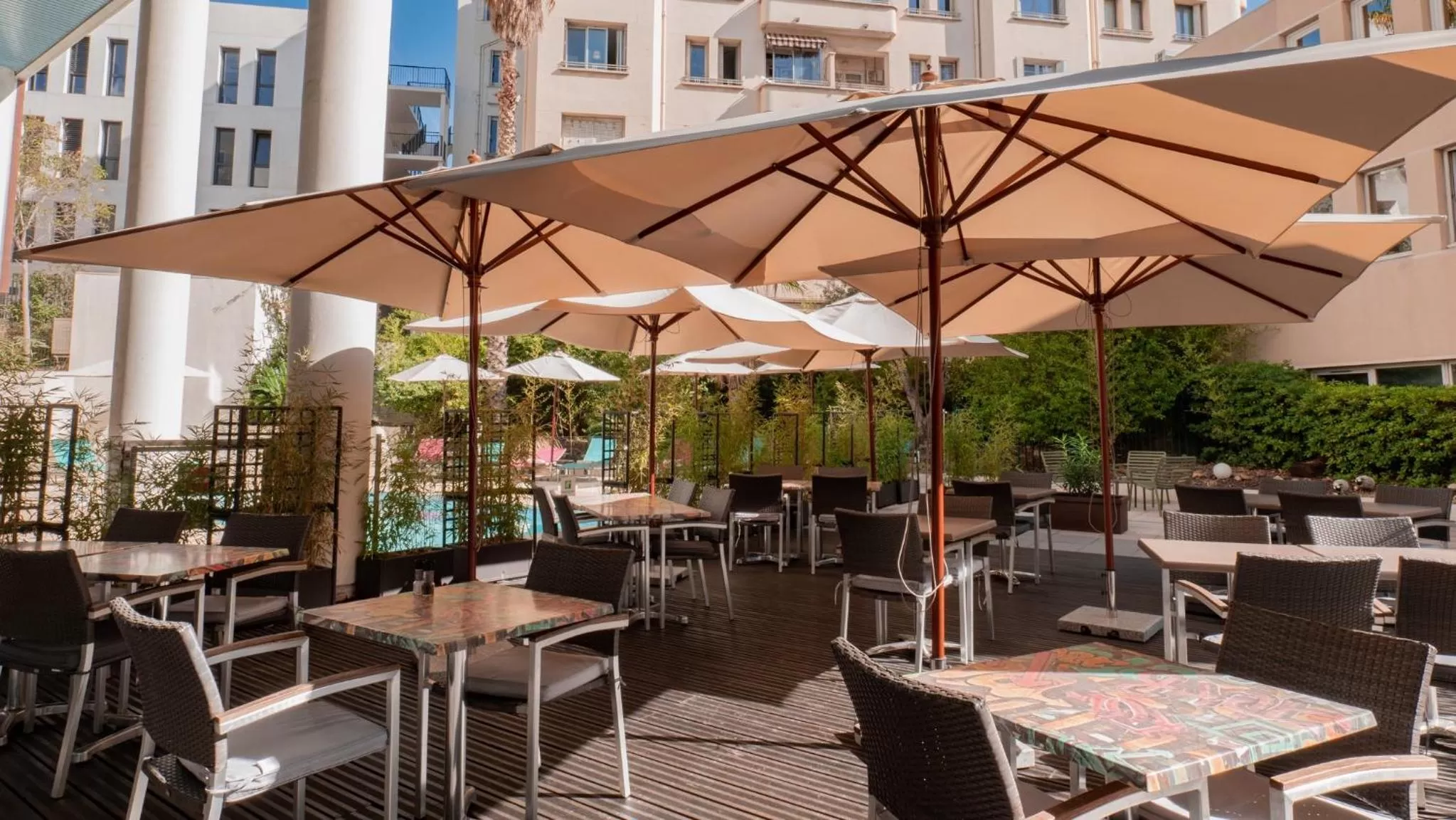 Restaurant/places to eat in Holiday Inn Toulon City Centre by IHG