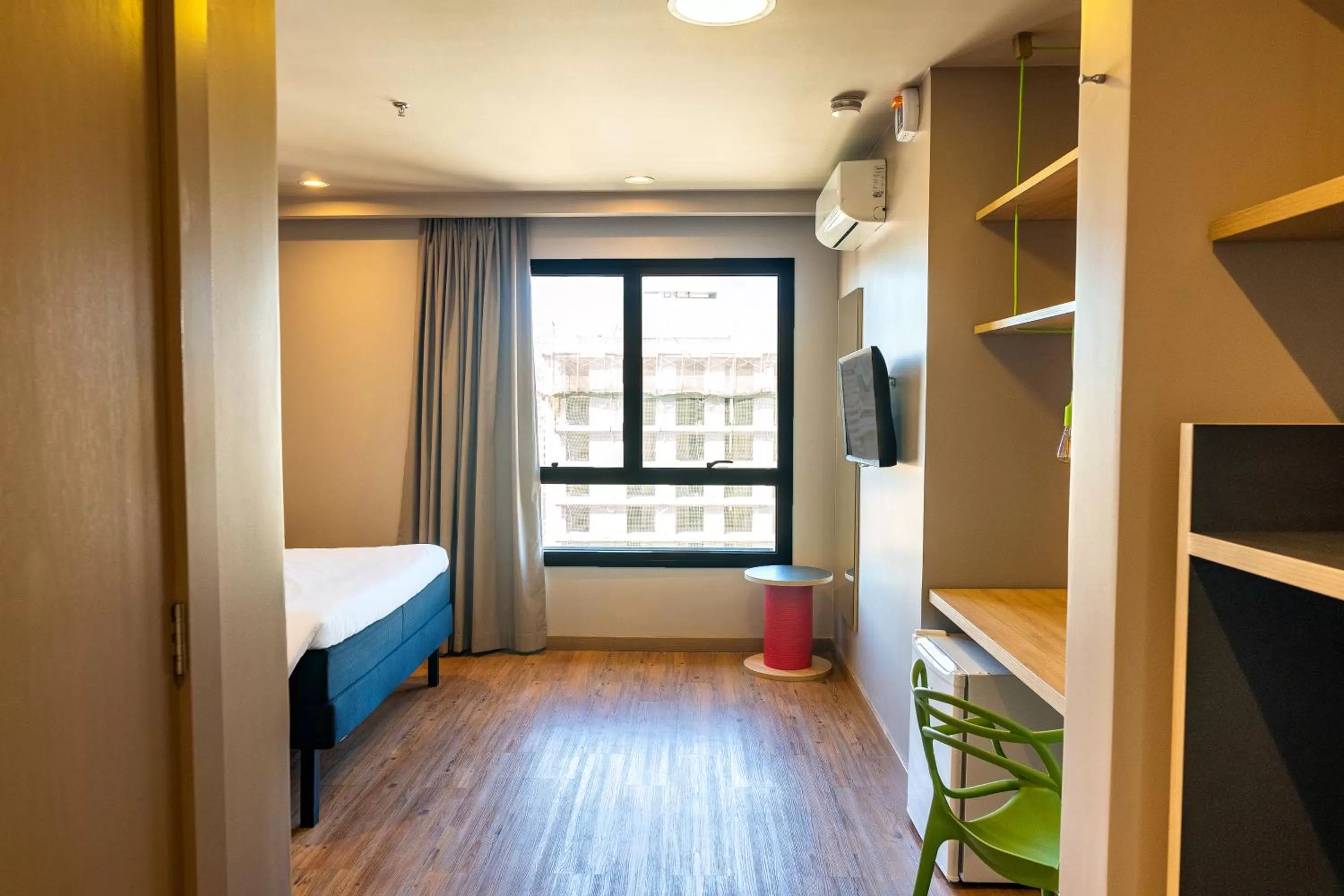 Photo of the whole room, Bed in ibis Styles Porto Alegre Moinhos de Vento