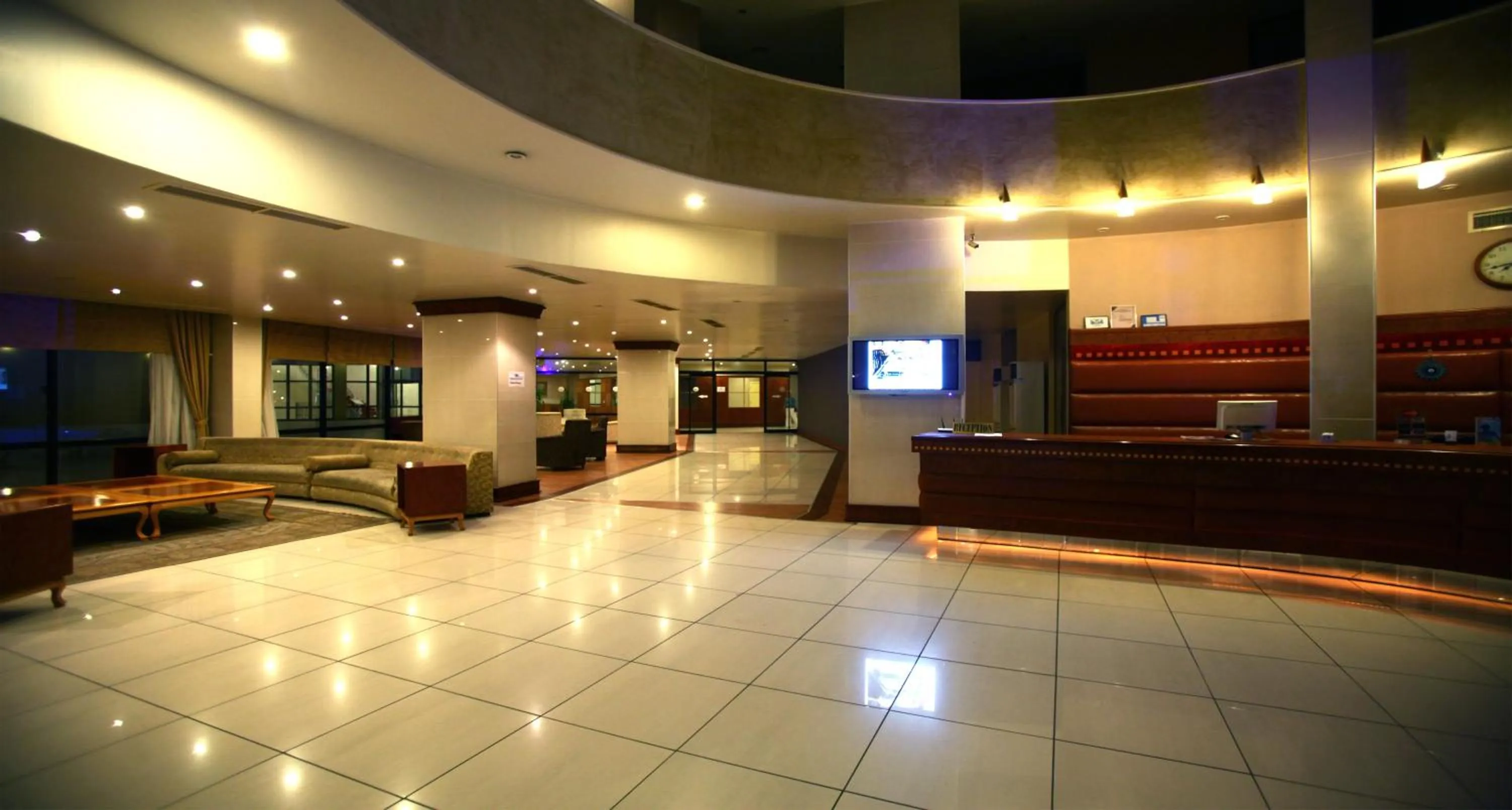 Lobby or reception in Cender Hotel