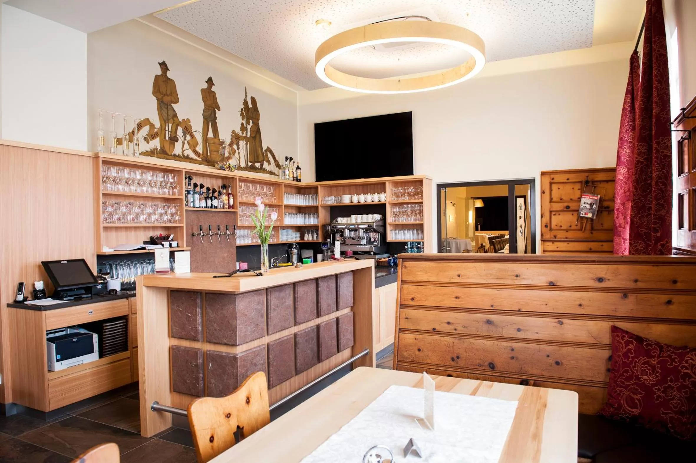 Restaurant/places to eat in Hotel Guidassoni