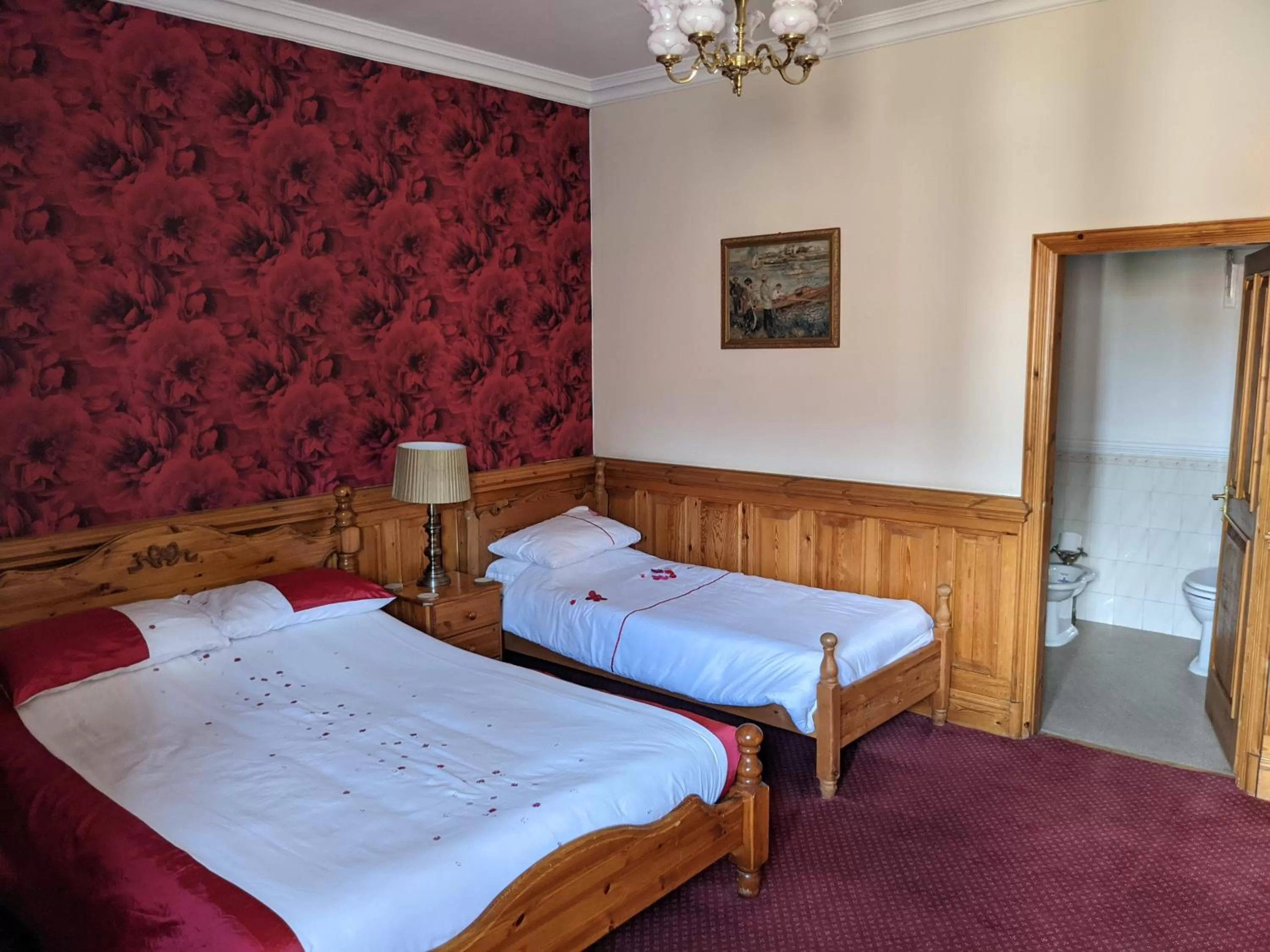 Bed in The Londesborough Arms bar with en-suite rooms