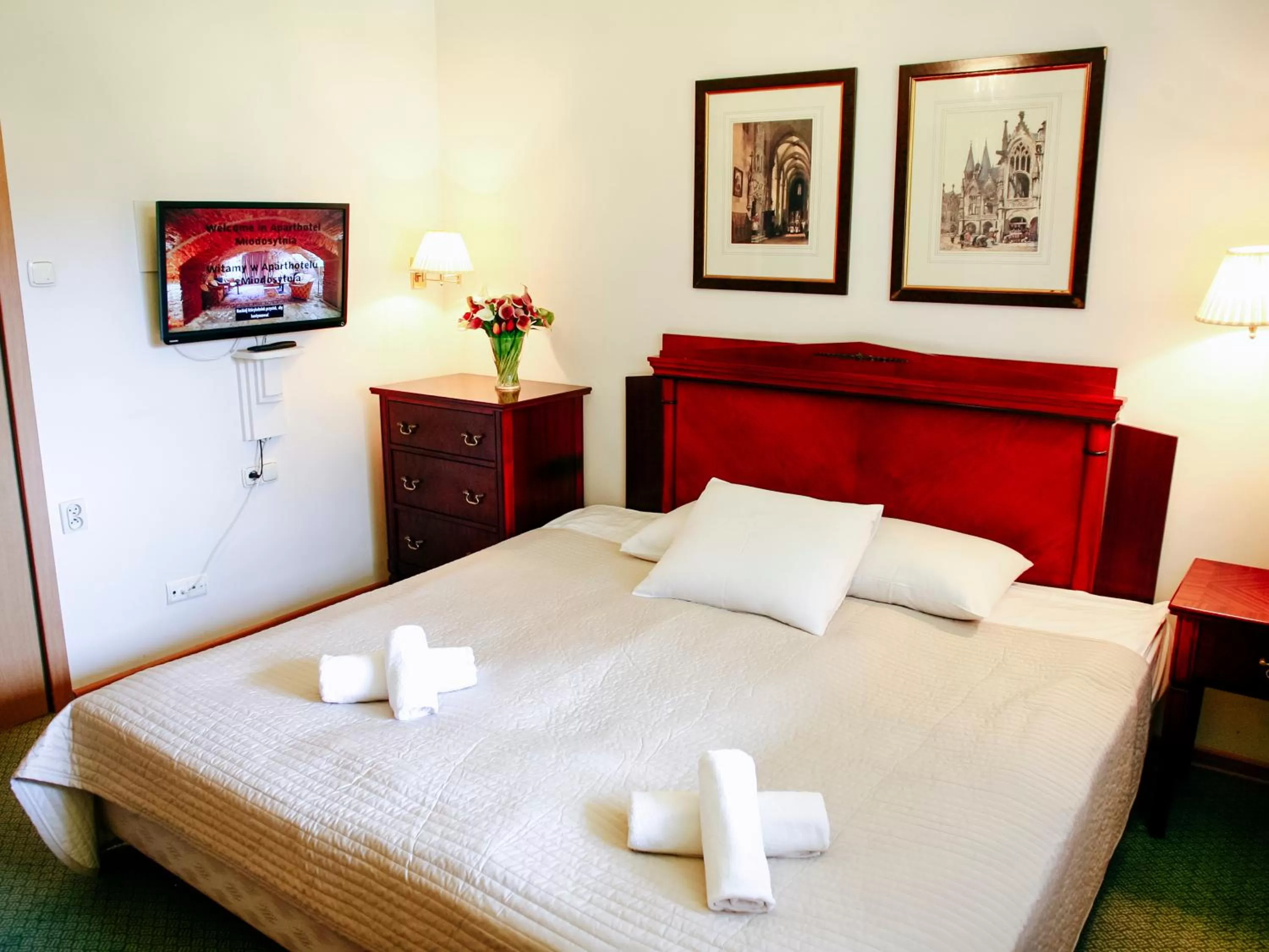 Bed in Miodosytnia Aparthotel