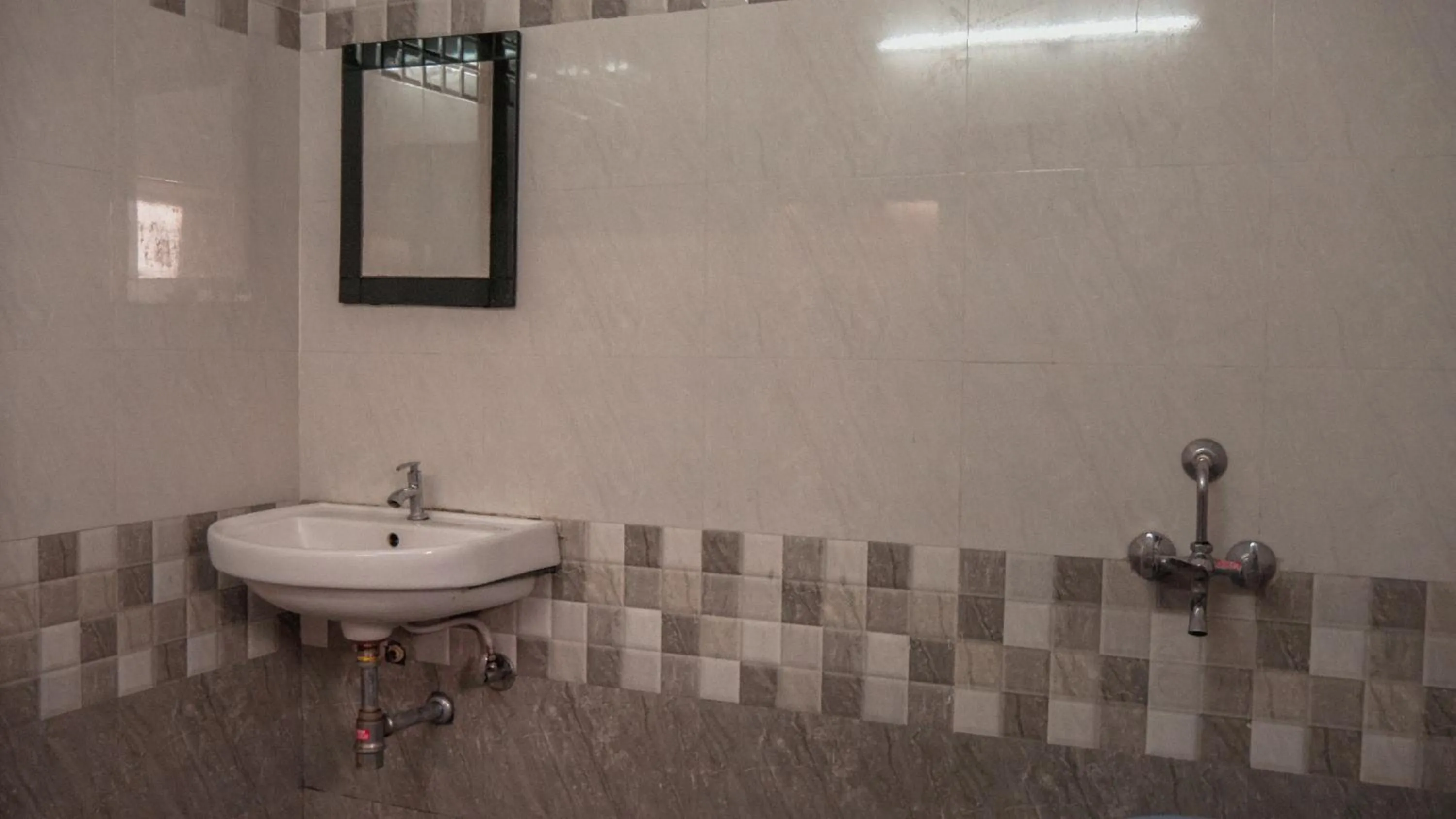 Bathroom in Tuk Tuk Backpackers- Near Jaipur Train Station