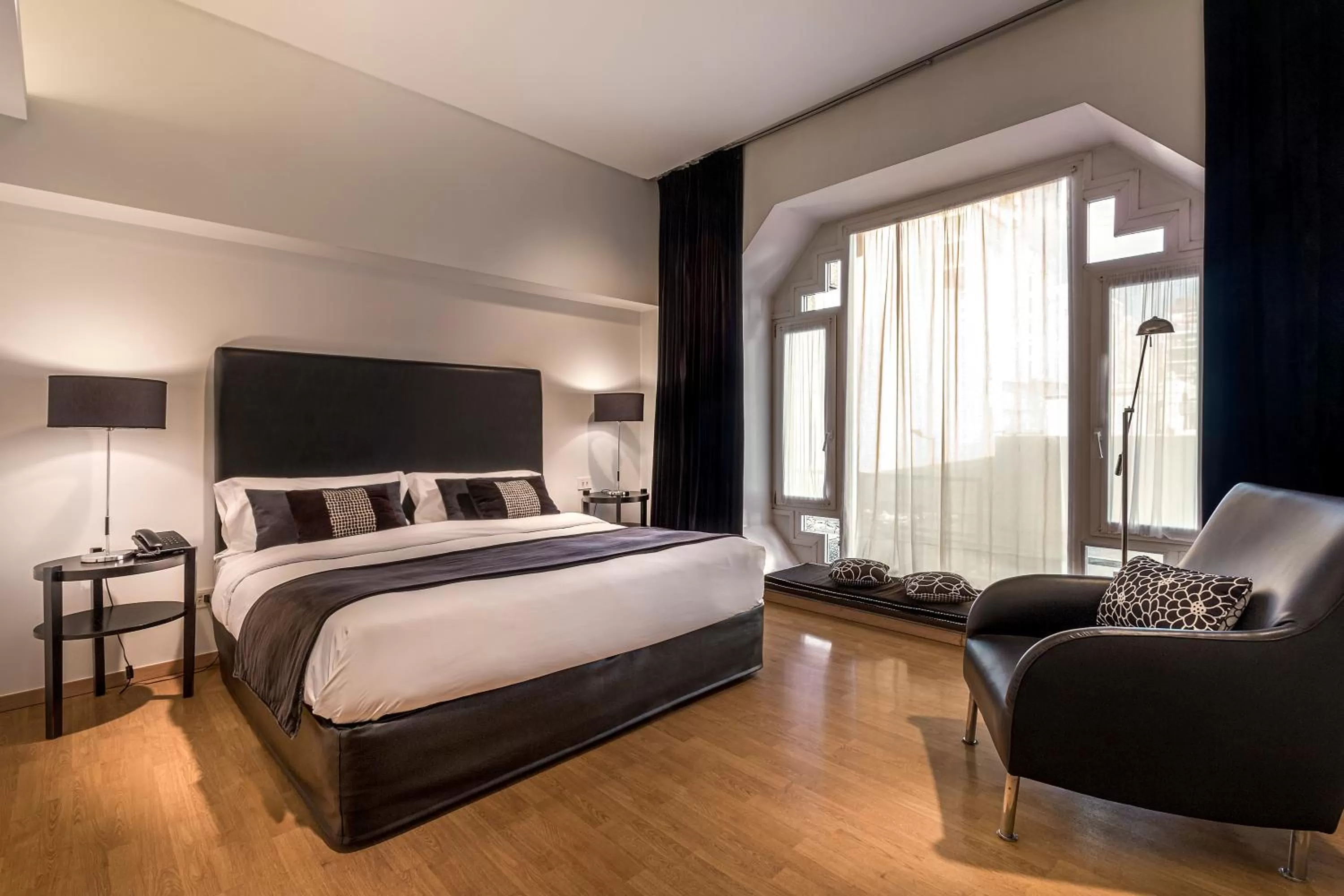 Bed in Broadway Hotel & Suites