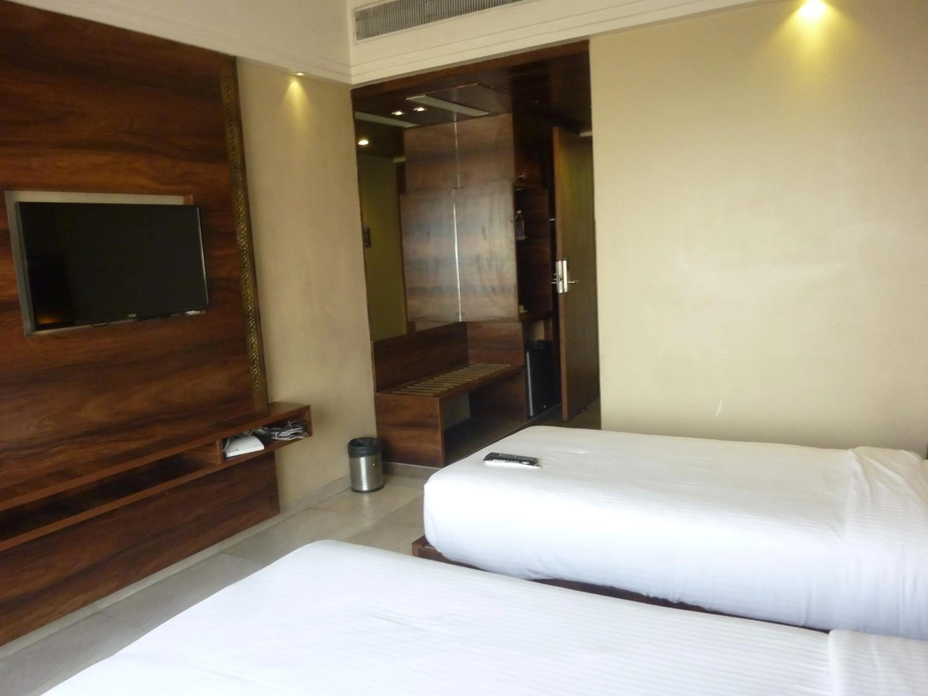 Photo of the whole room in Hotel New Bengal