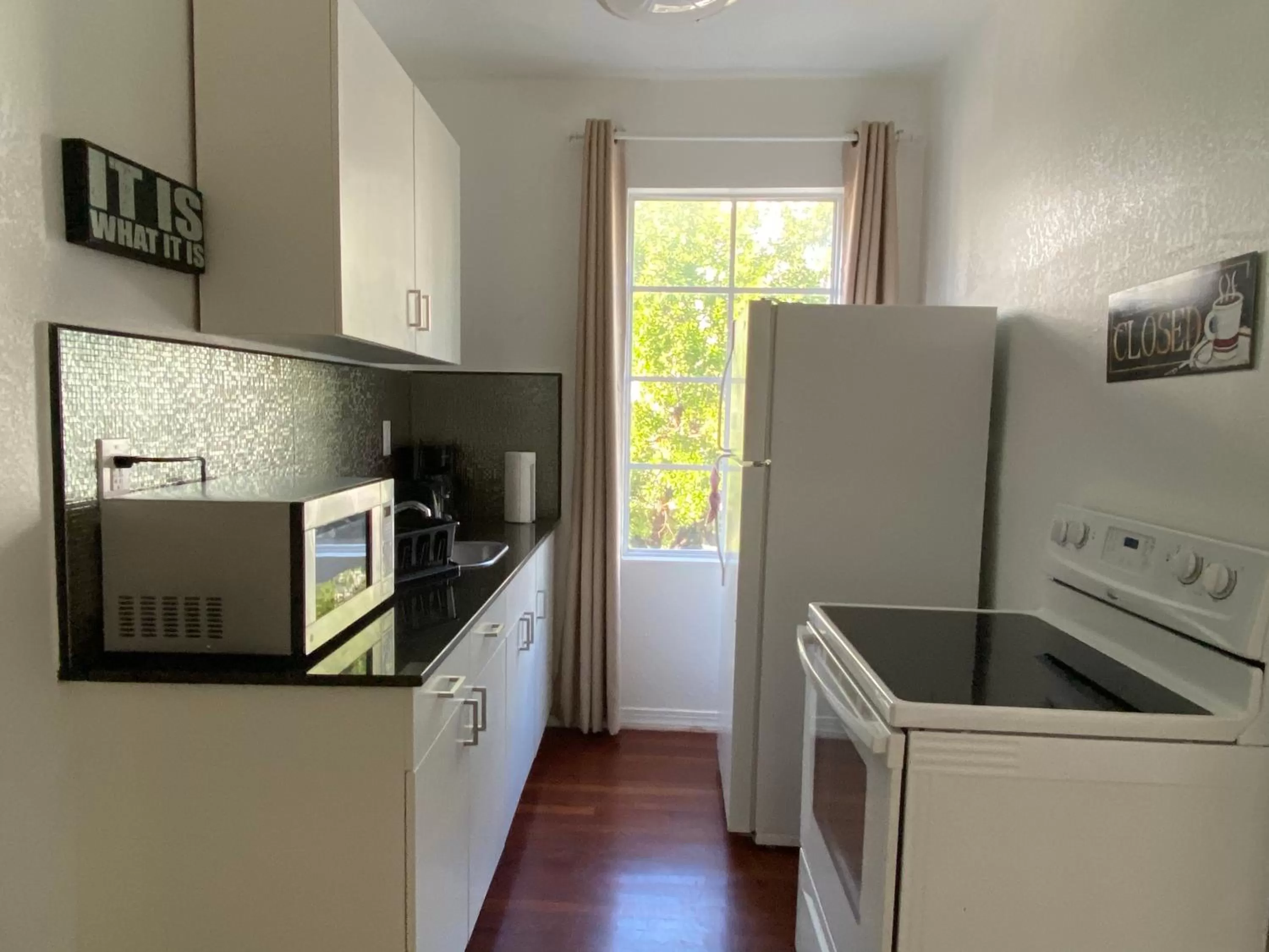 Kitchen or kitchenette in Harding Boutique Apartments