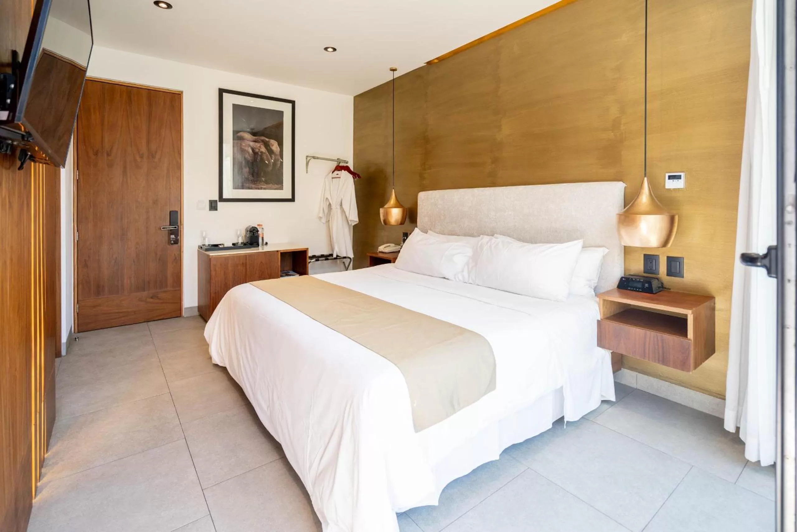 Bed in IT Boutique Hotel & Restaurant