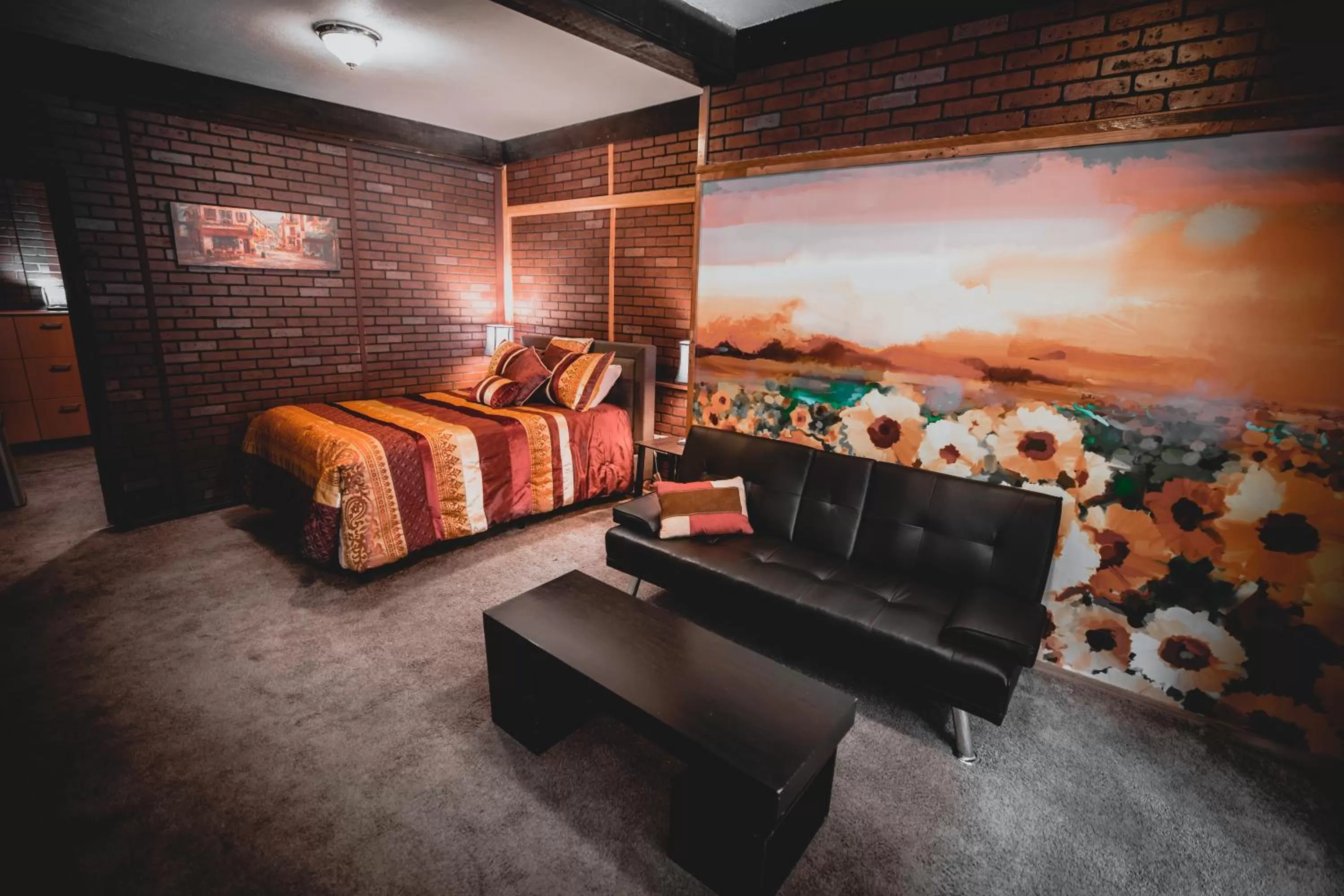 Bed in Gateway Inn & Cabins