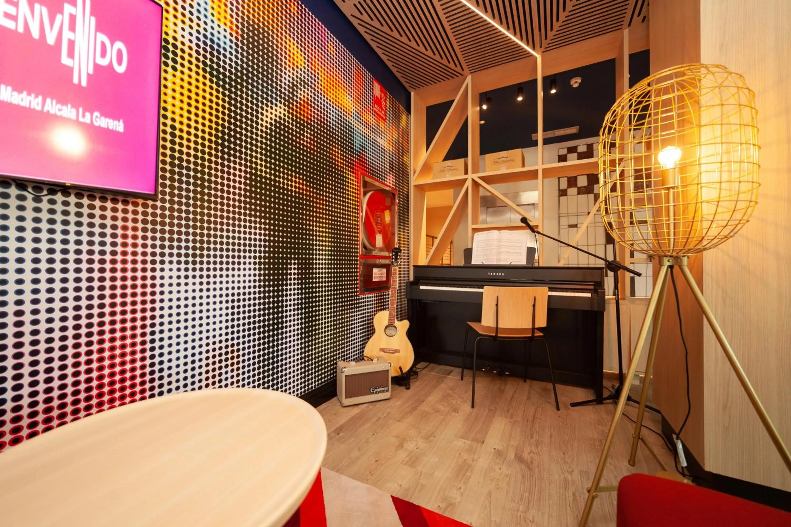 Lobby or reception in Ibis Alcala de Henares La Garena