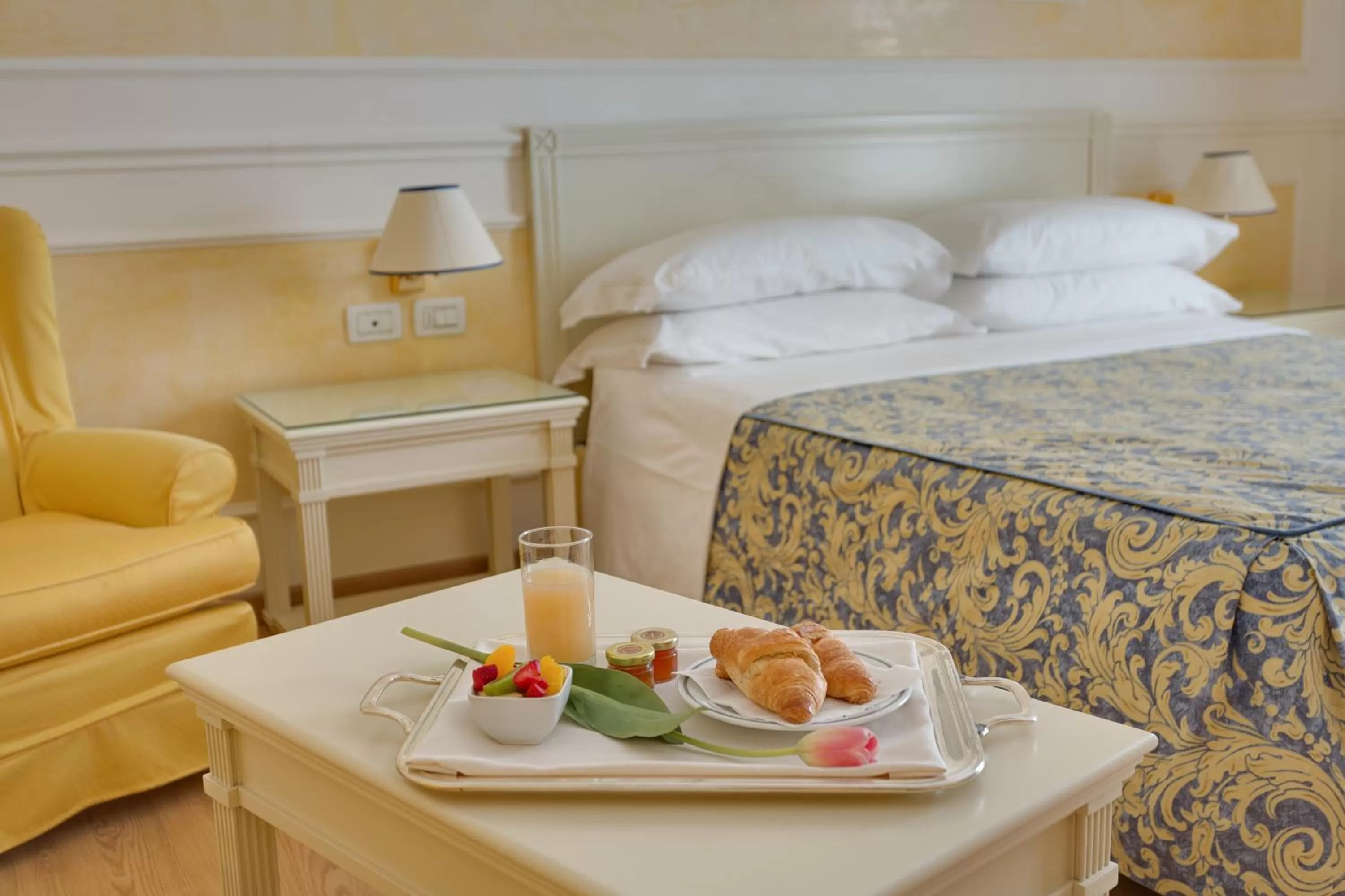 Bed in Hotel Continental Brescia