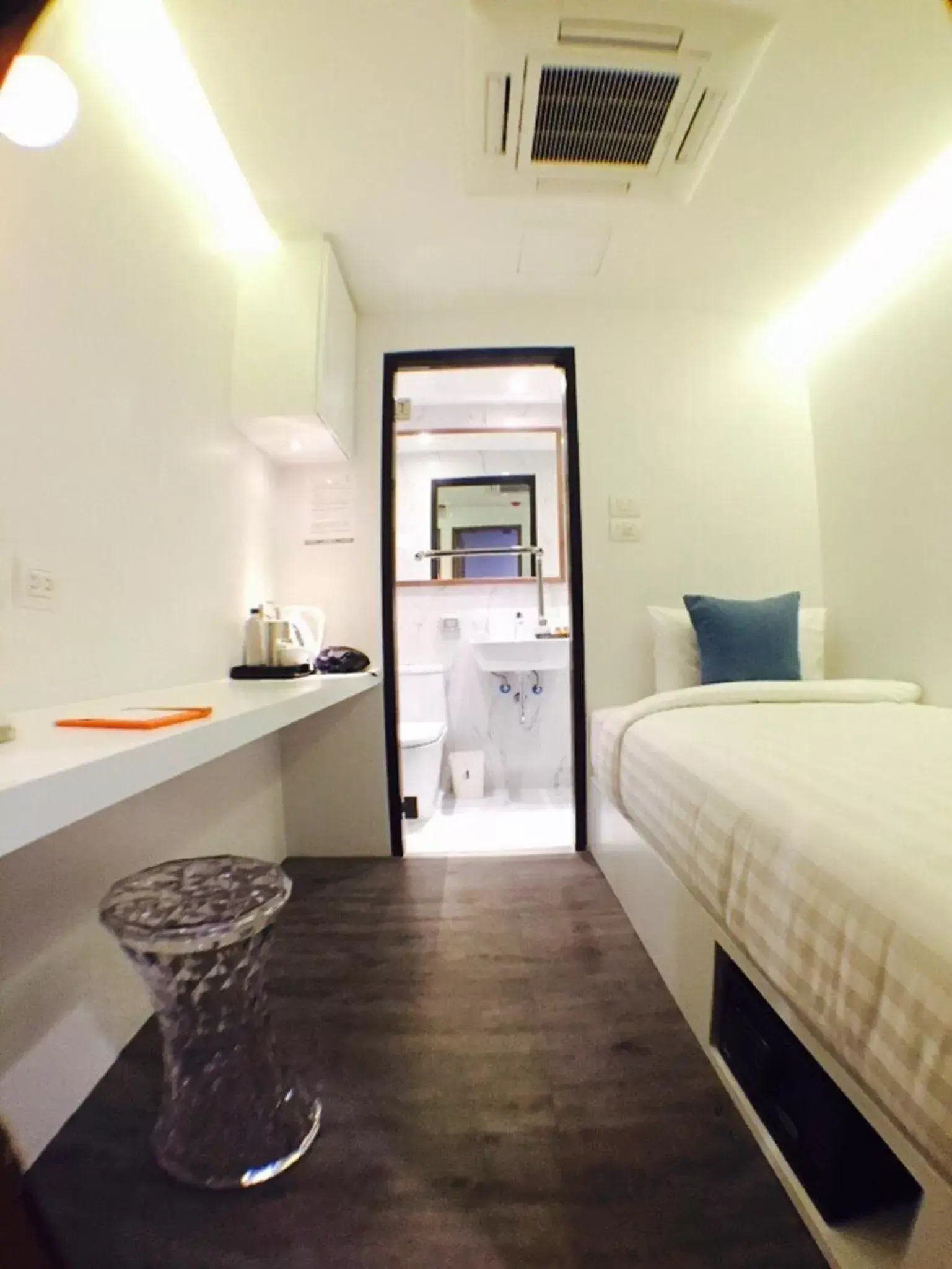 S Capsule No Window in S Box Sukhumvit Hotel S Capsule No Window in S Box Sukhumvit Hotel