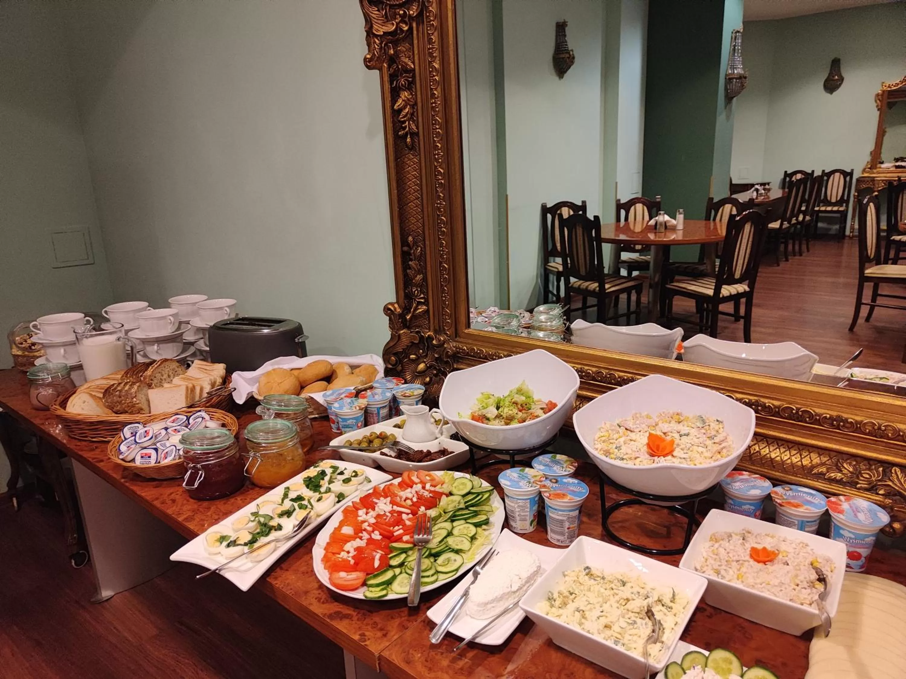 Breakfast, Restaurant/Places to Eat in Old Time Hotel