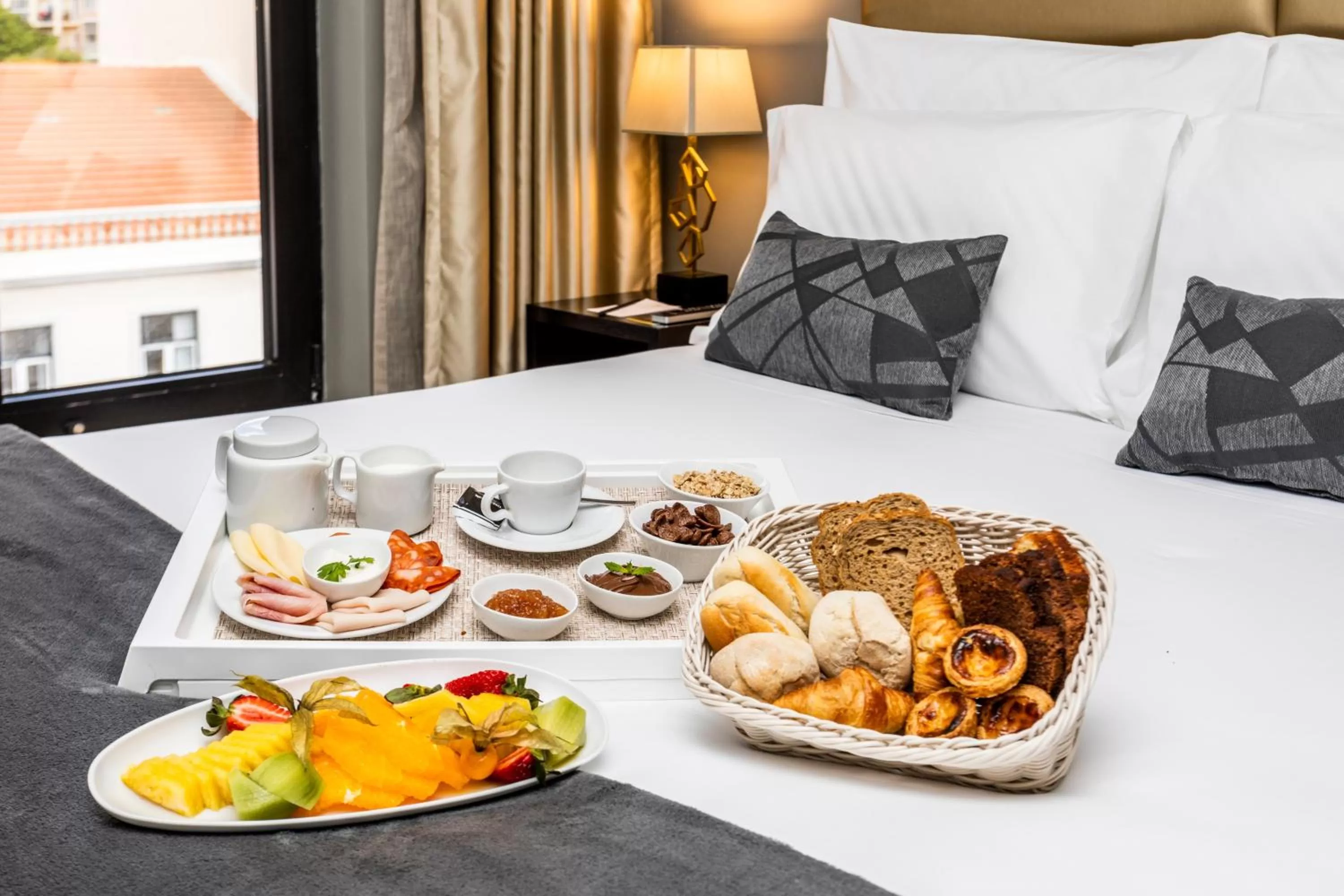 Bedroom, Bed in Czar Lisbon Hotel