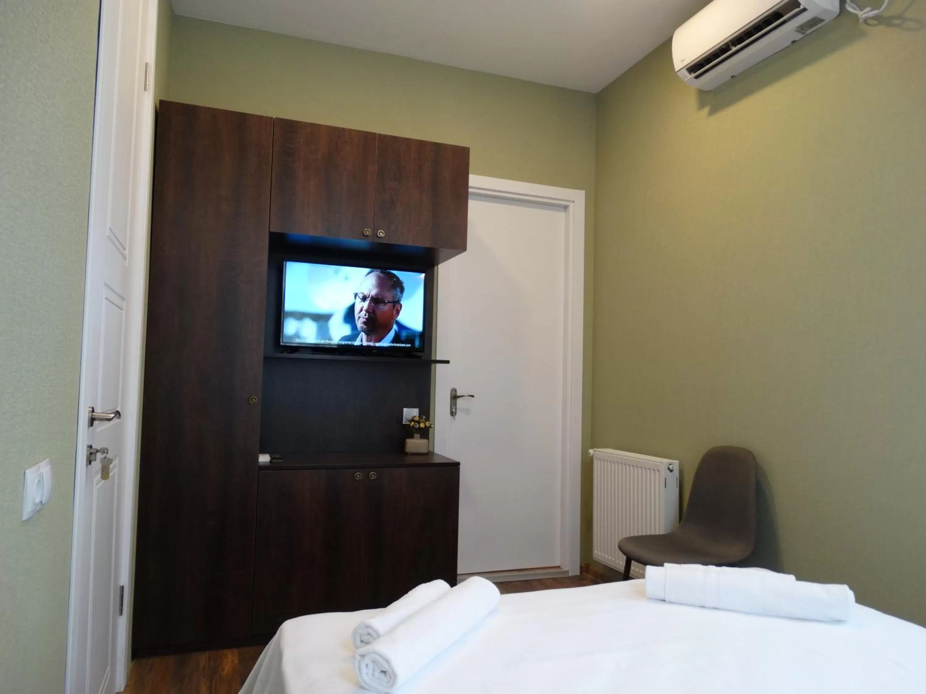 Photo of the whole room, Bed in Hotel Boutique IVERIA