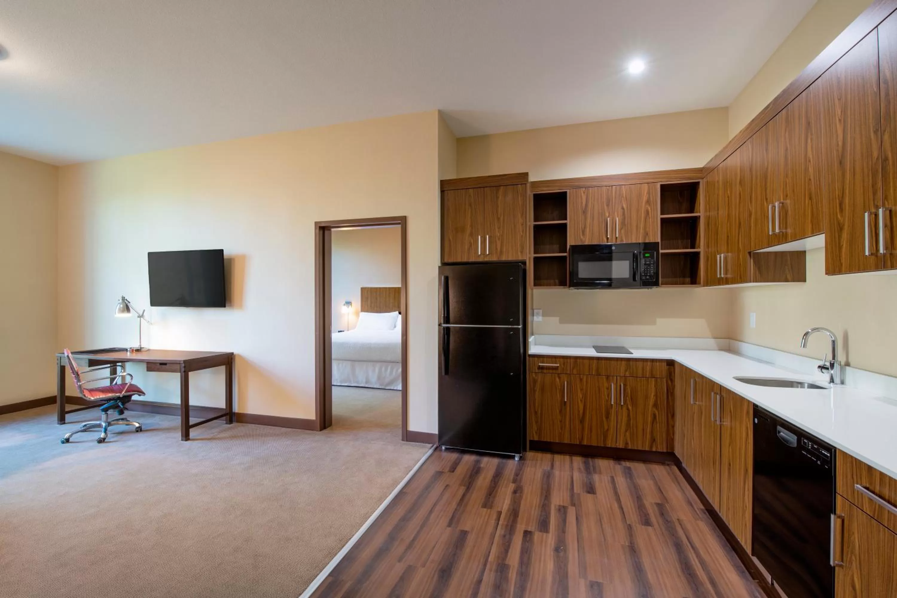 Kitchen or kitchenette in Four Points by Sheraton Grande Prairie