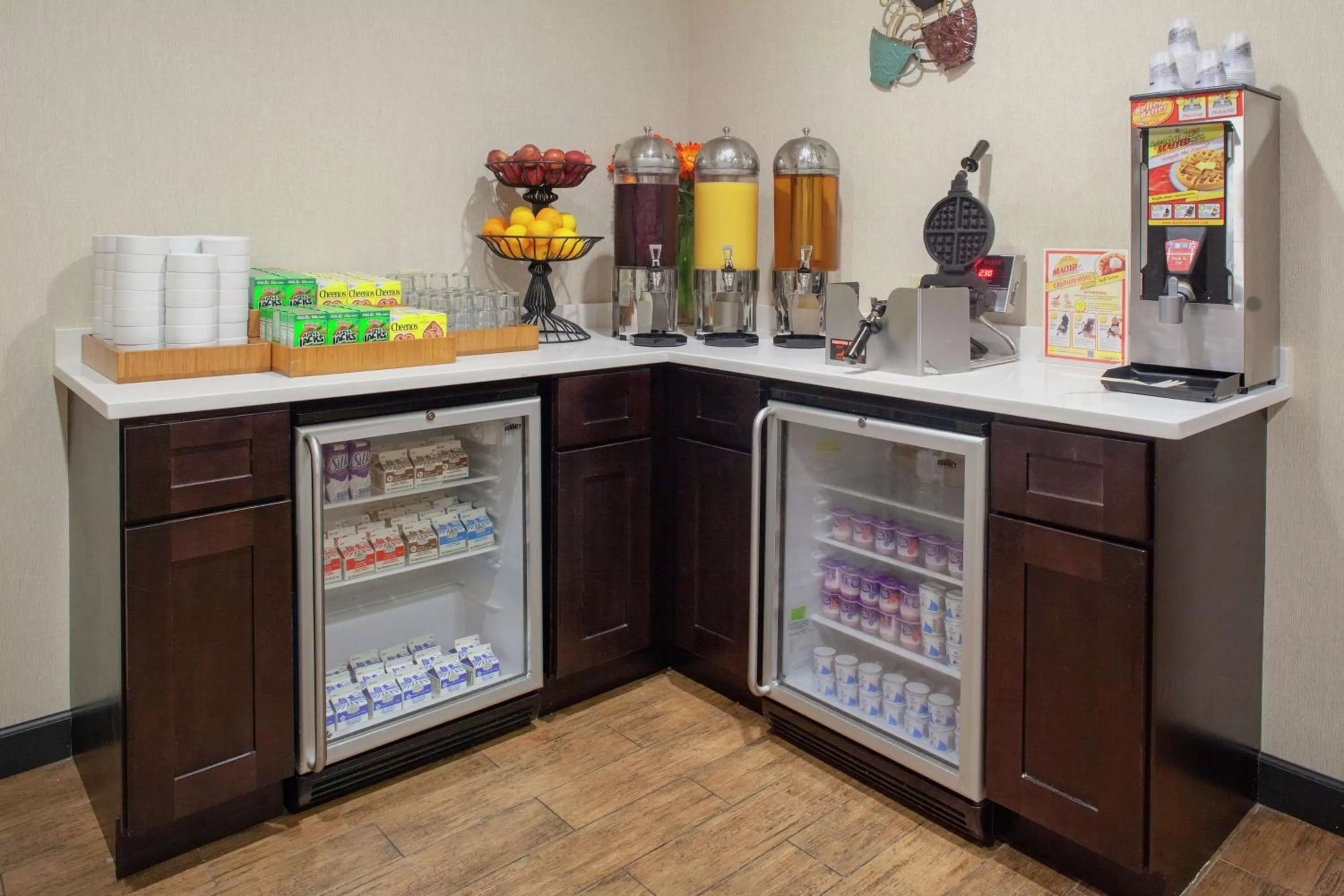 Breakfast in Best Hotel Dayton - Miamisburg