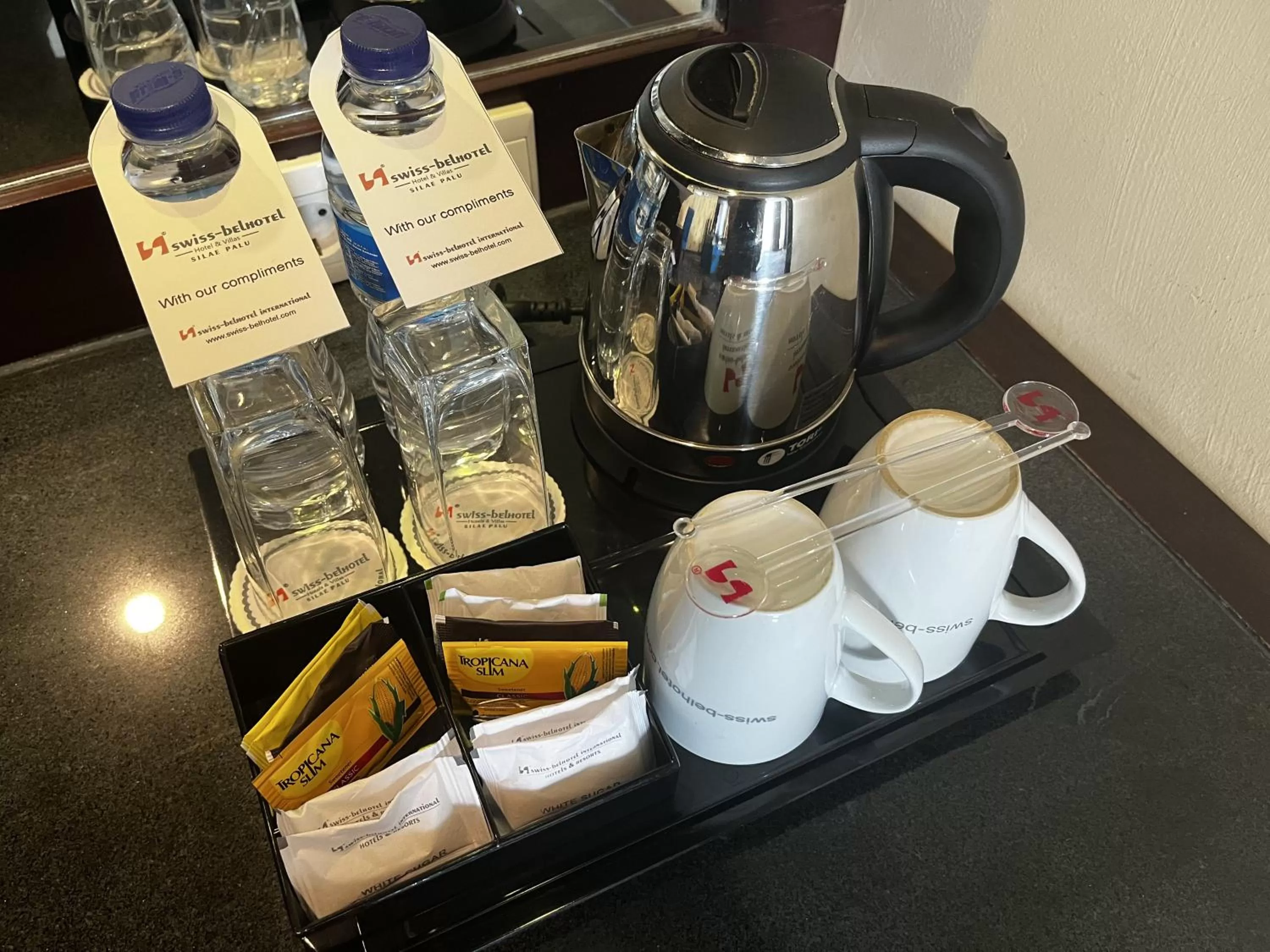 Coffee/tea facilities in Swiss-Belhotel Silae Palu