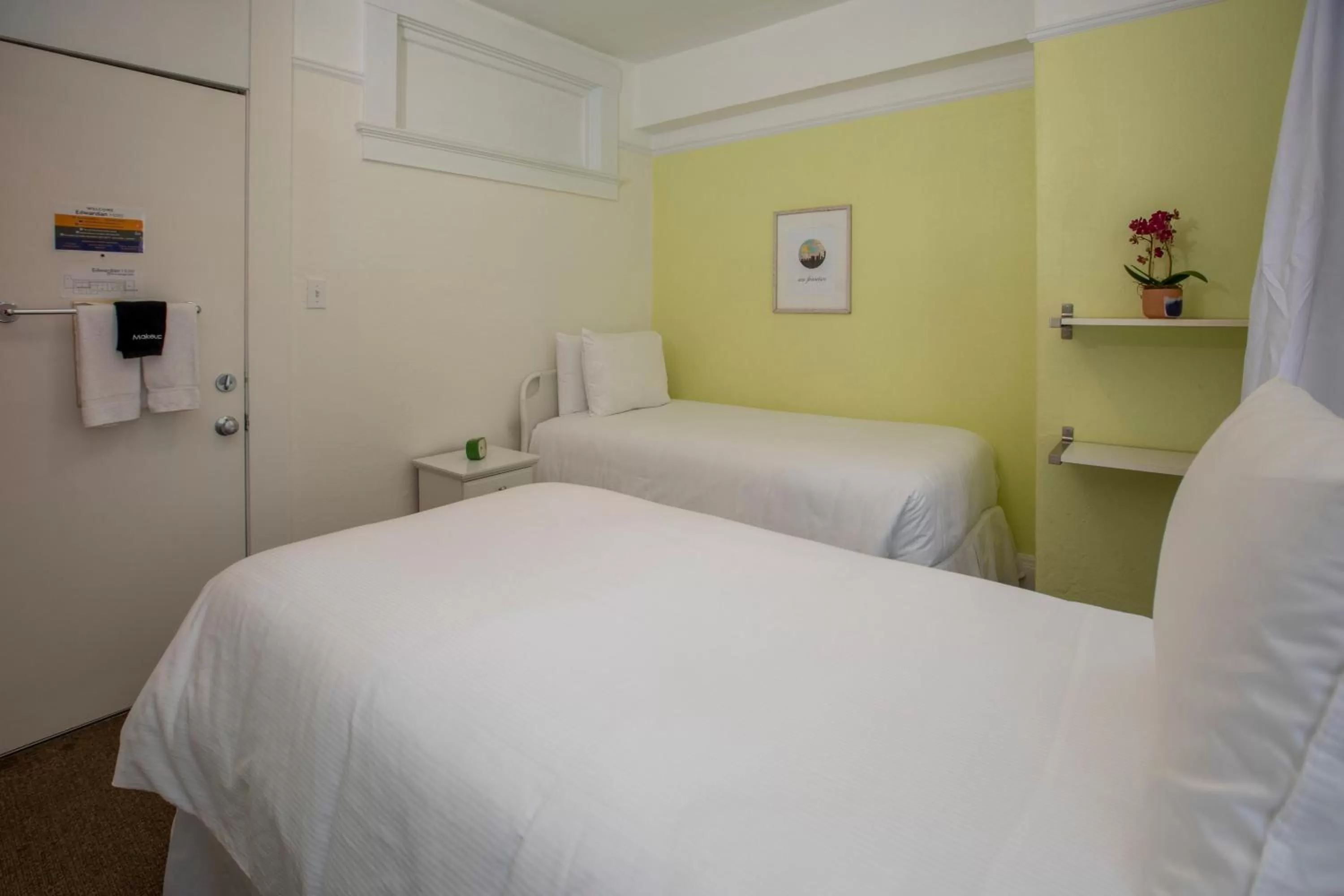 Economy Twin Room in Edwardian Hotel