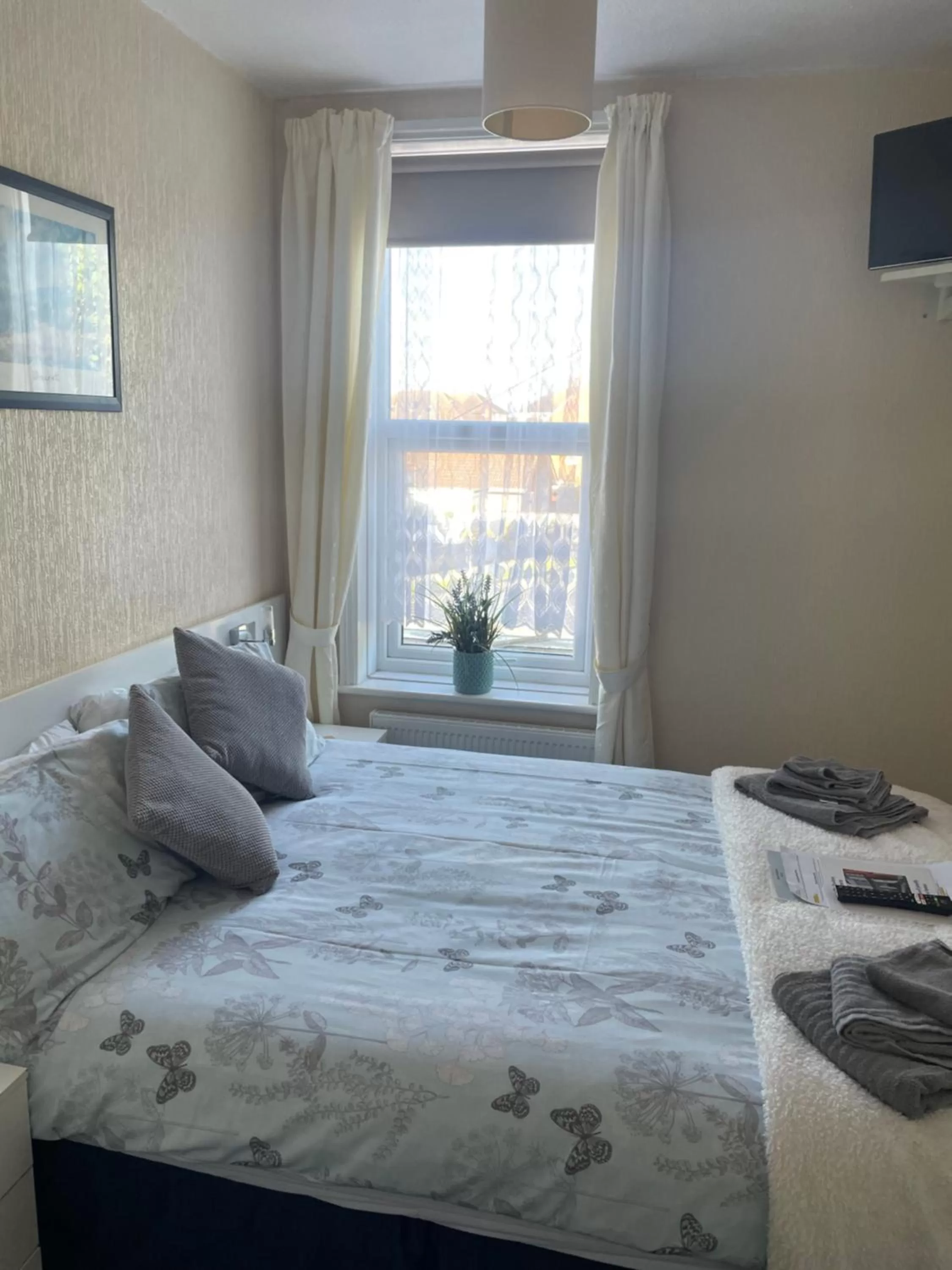 Bed in Ivydene Guest House