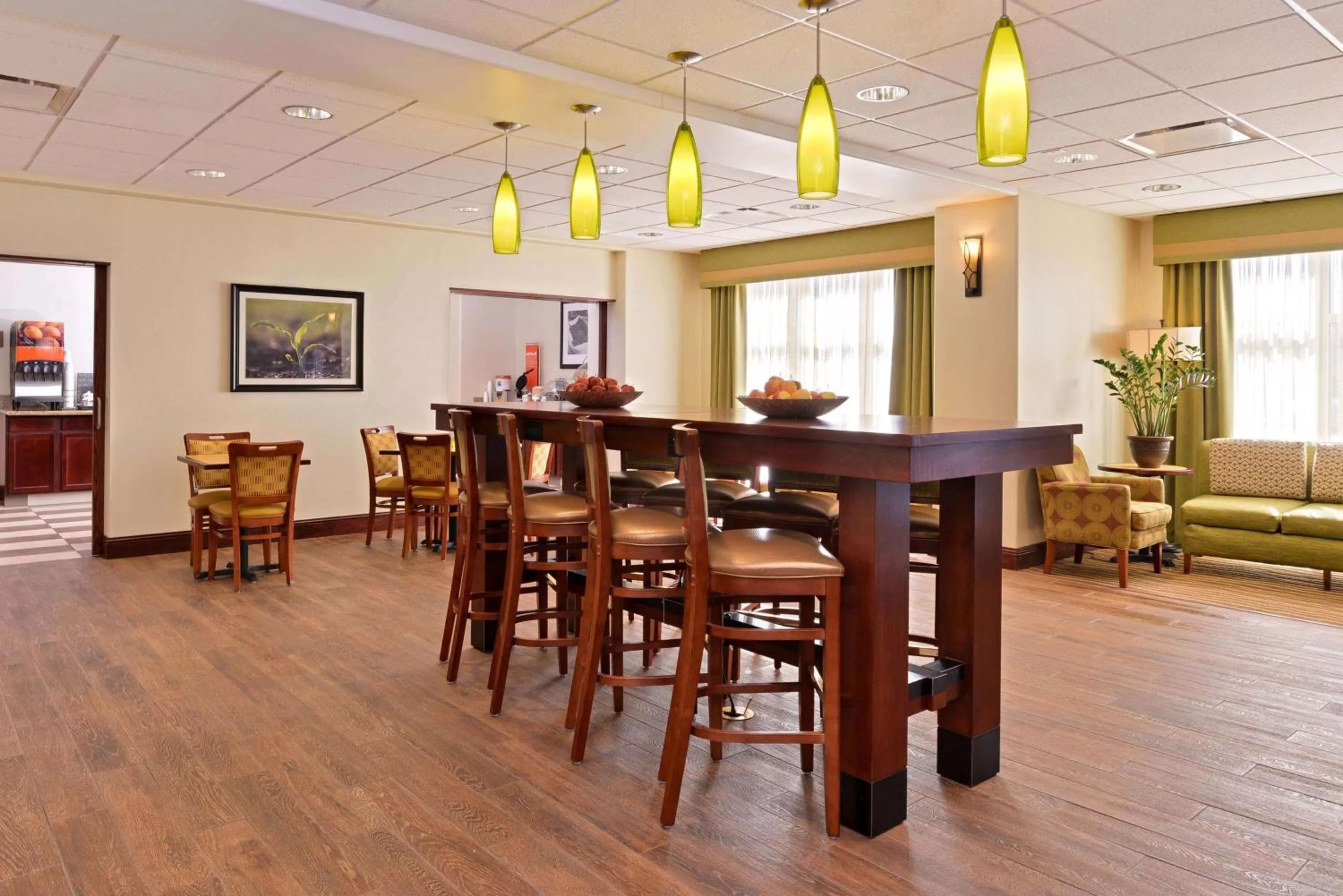 Restaurant/places to eat in Hampton Inn Grand Island
