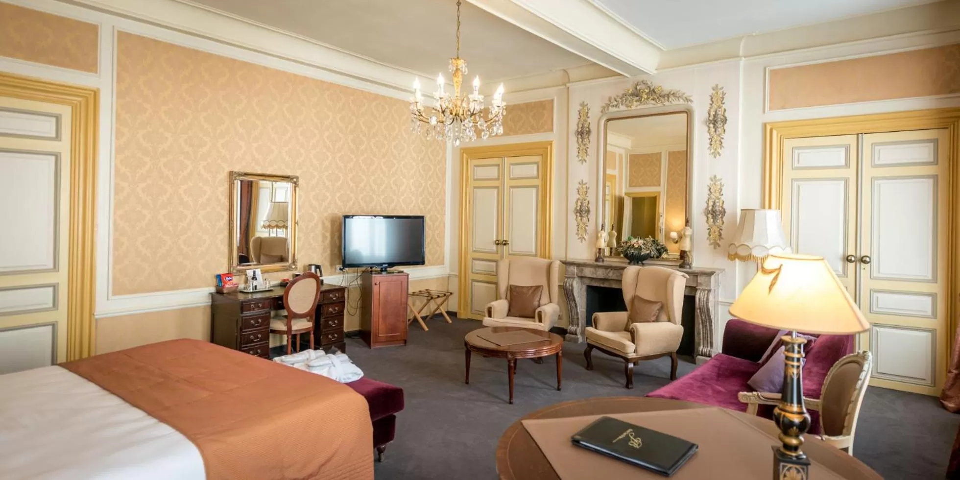 Bedroom, Bed in Hotel Jan Brito