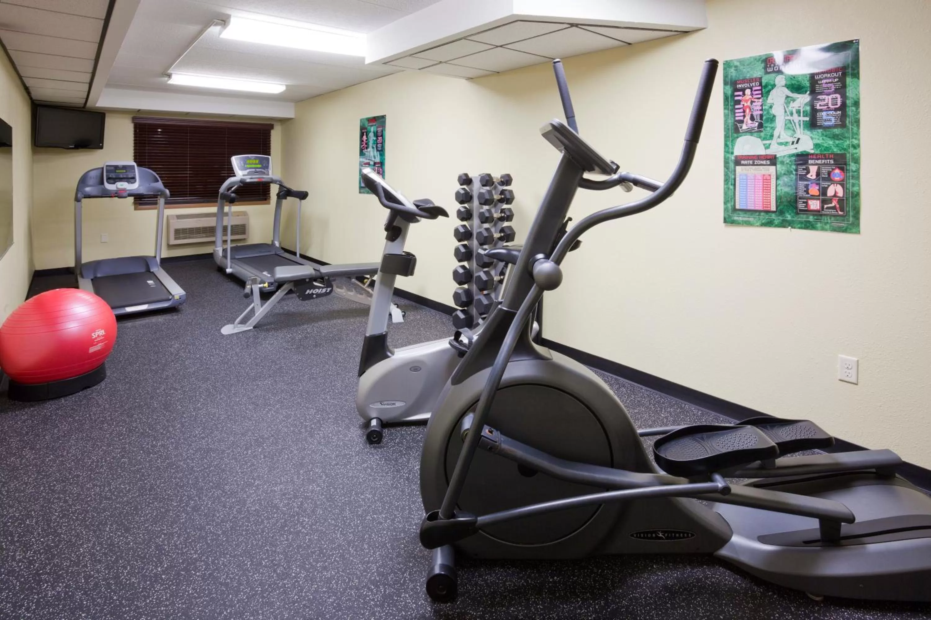 Fitness centre/facilities in AmericInn by Wyndham Fargo West Acres