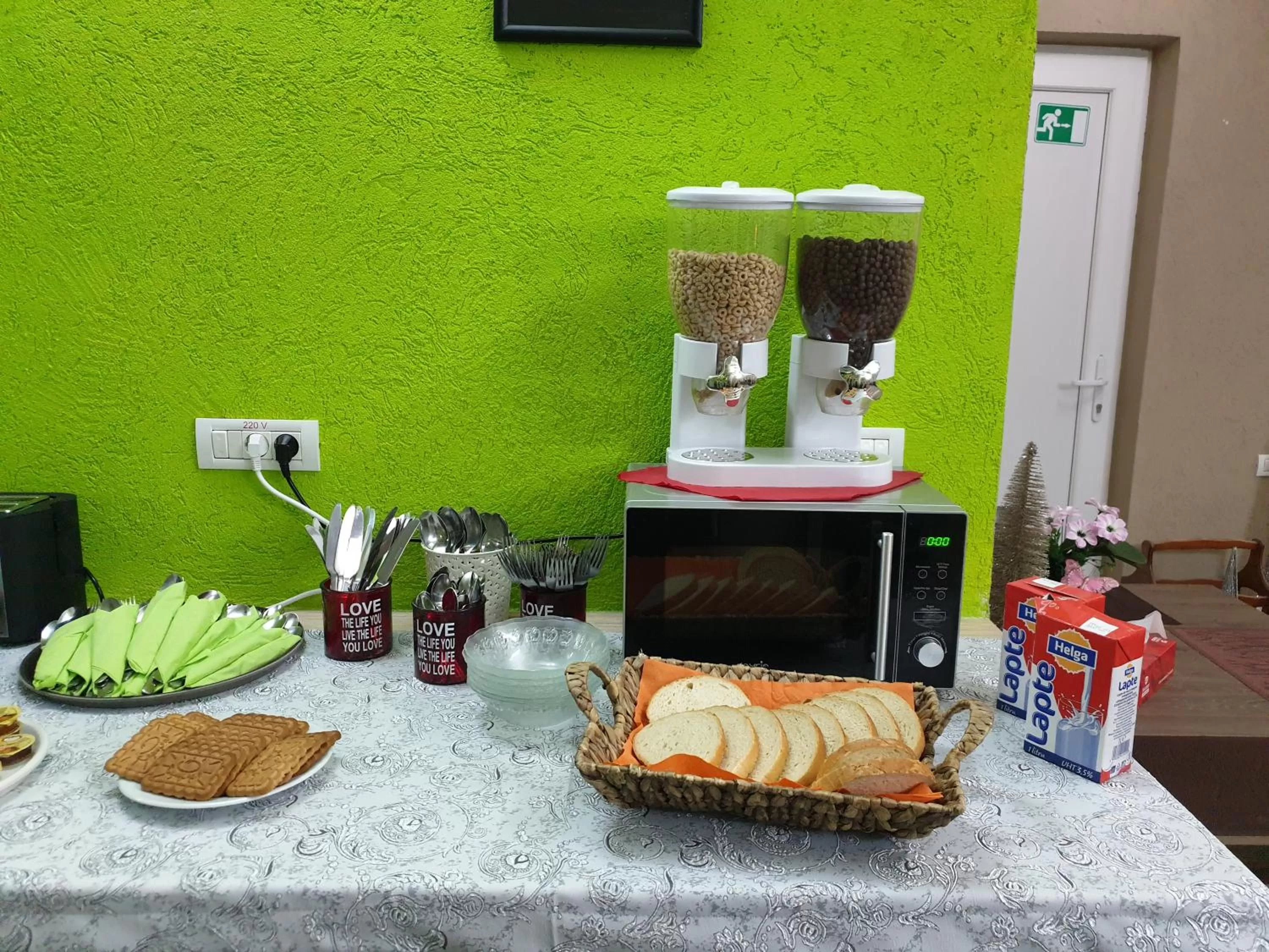 Food and drinks in Hotel Darosy