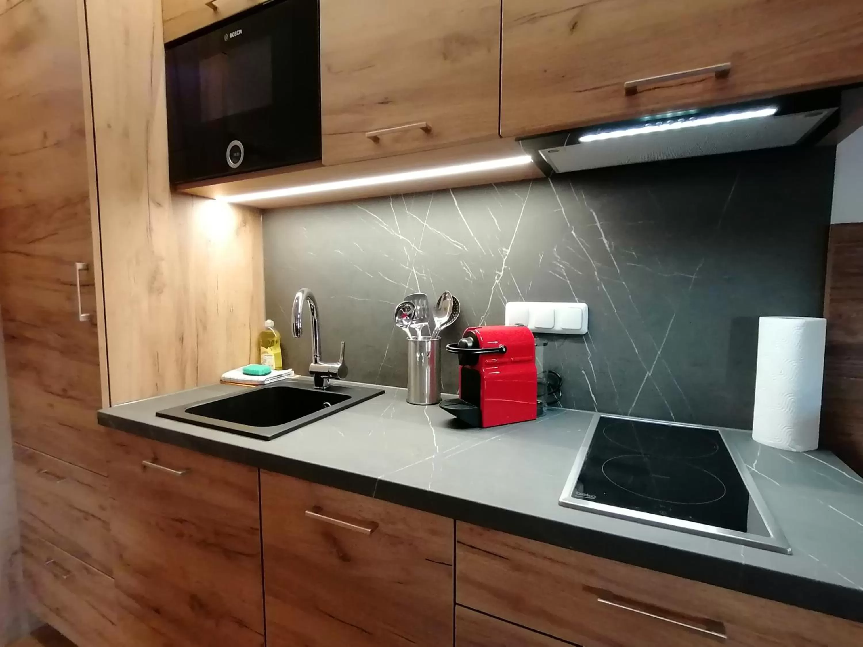 Coffee/tea facilities in GOLDEN STAR - Premium Apartments