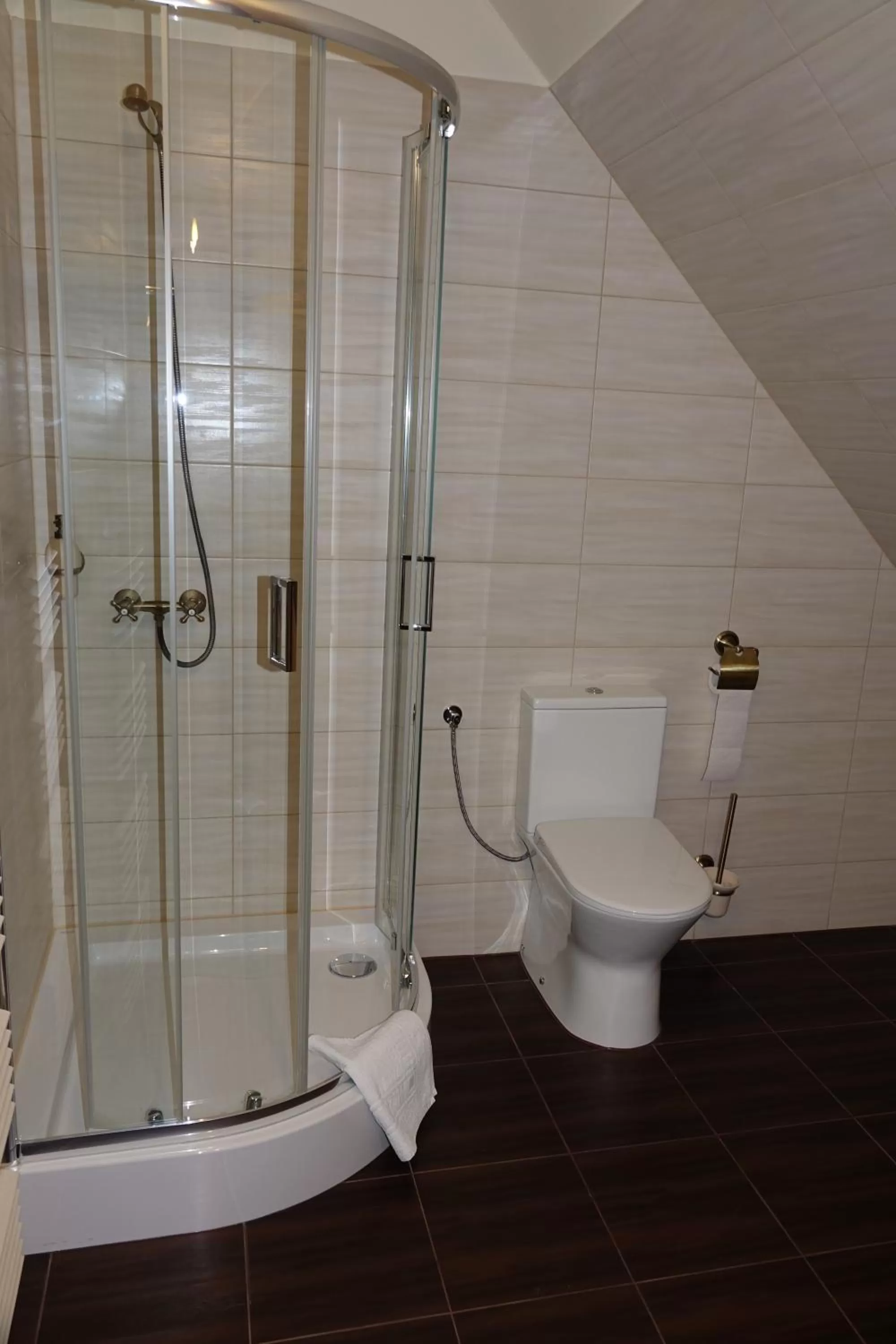 Bathroom in Gościniec Dworski w Ropie