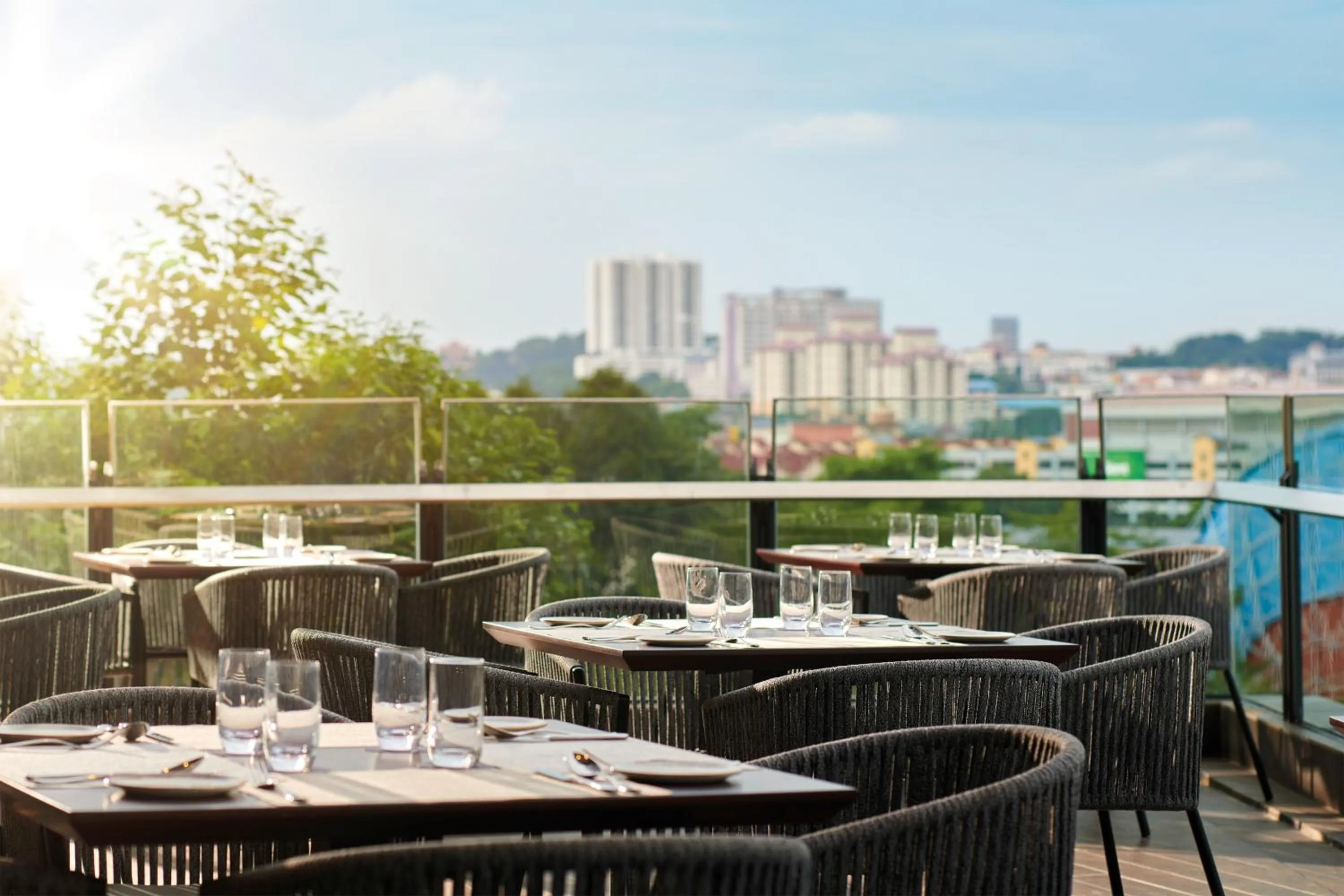 Restaurant/places to eat in Doubletree By Hilton Shah Alam I-City