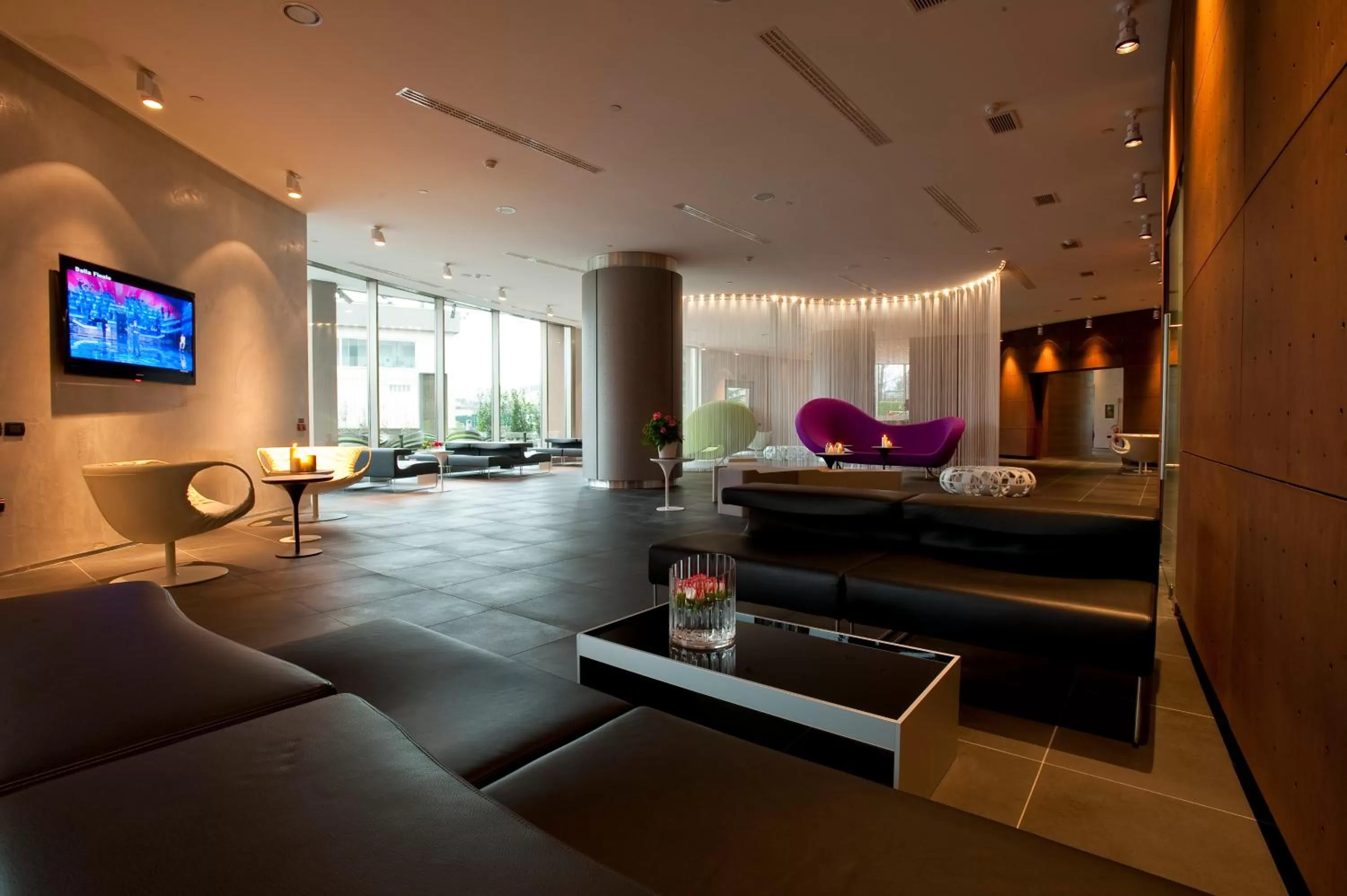 Communal lounge/ TV room in Best Western Plus The Hub Hotel