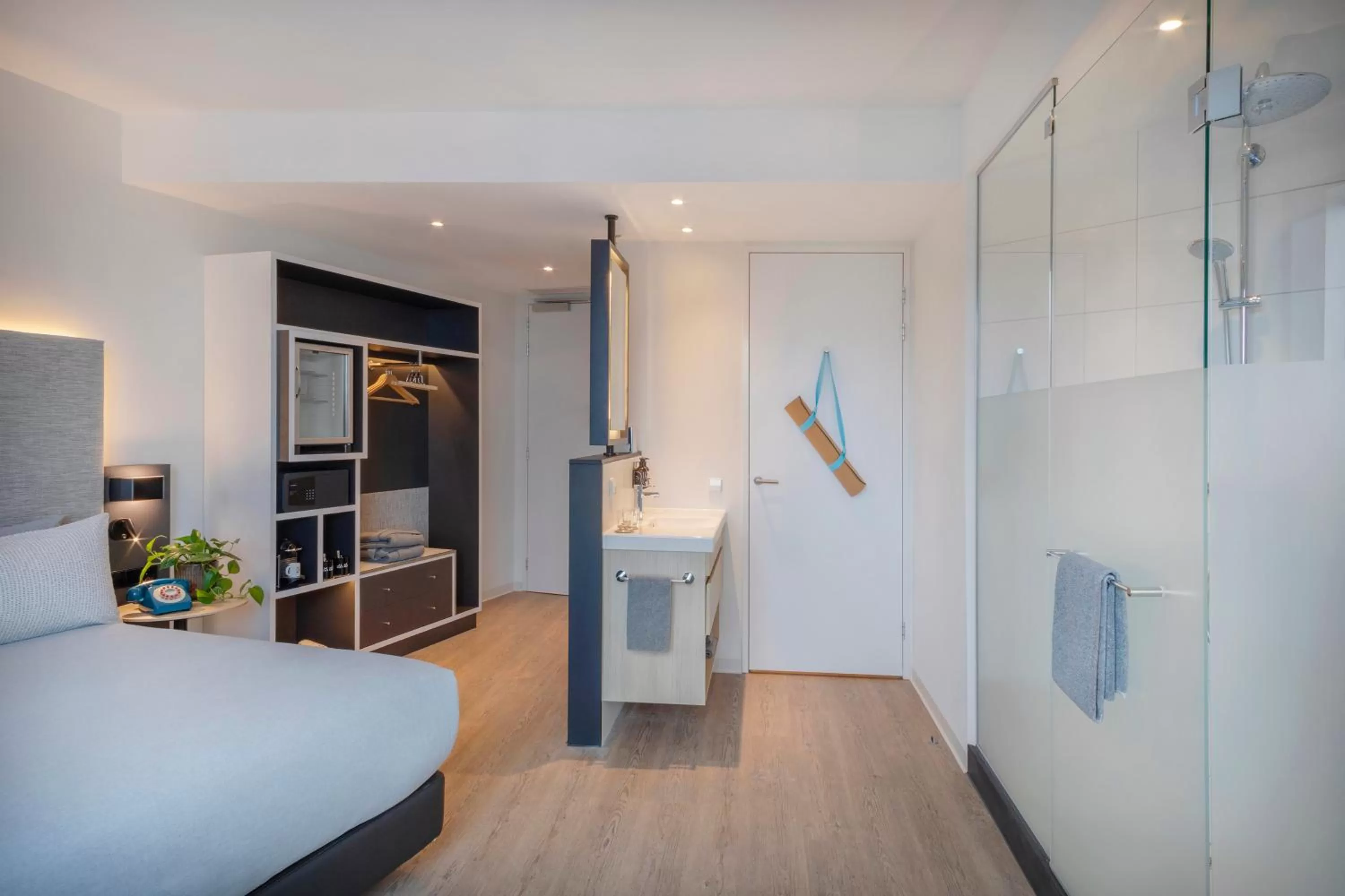 Toilet, Bed in INNSiDE by Meliá Amsterdam