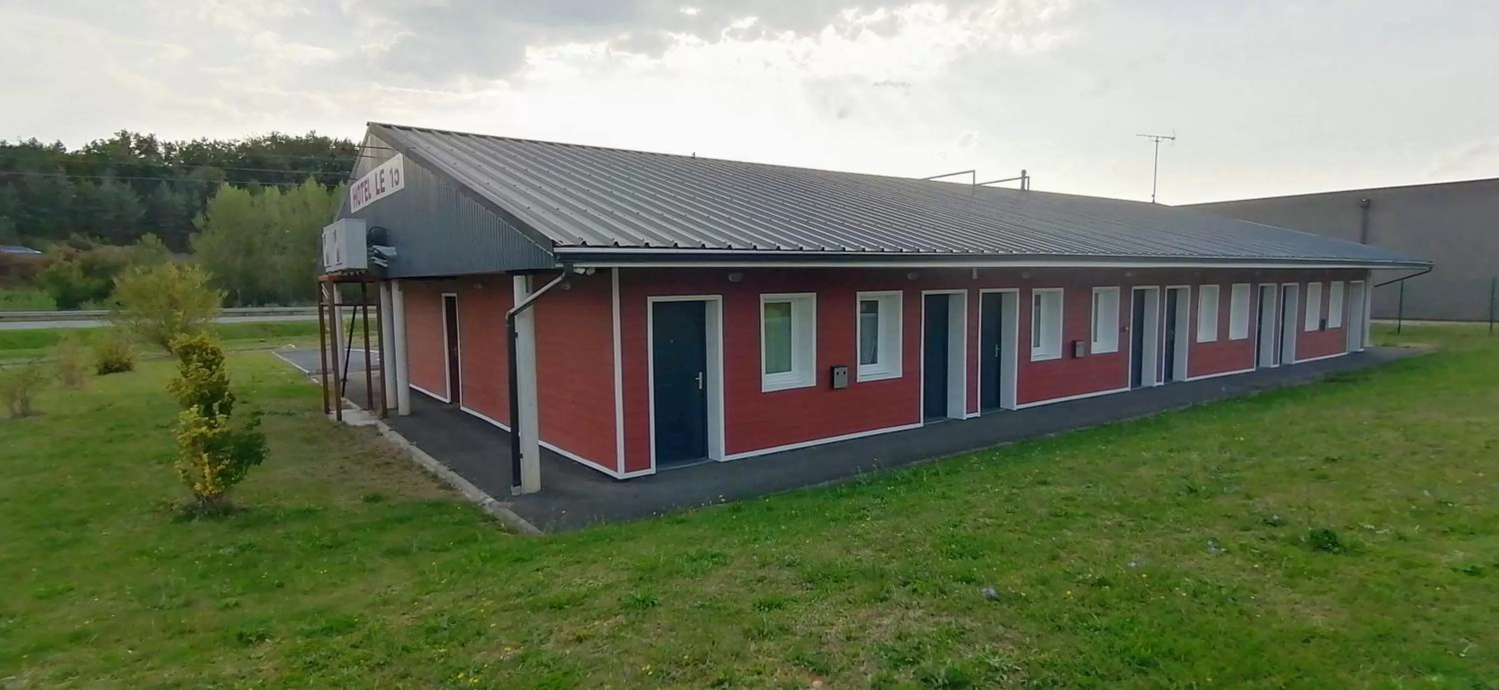 Property building in Hôtel Le 15 Périgueux proximité A 89