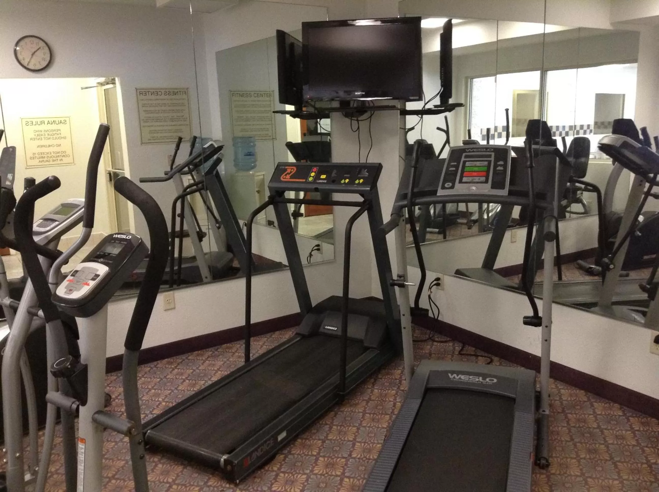 Fitness centre/facilities in Baymont by Wyndham Fort Wayne