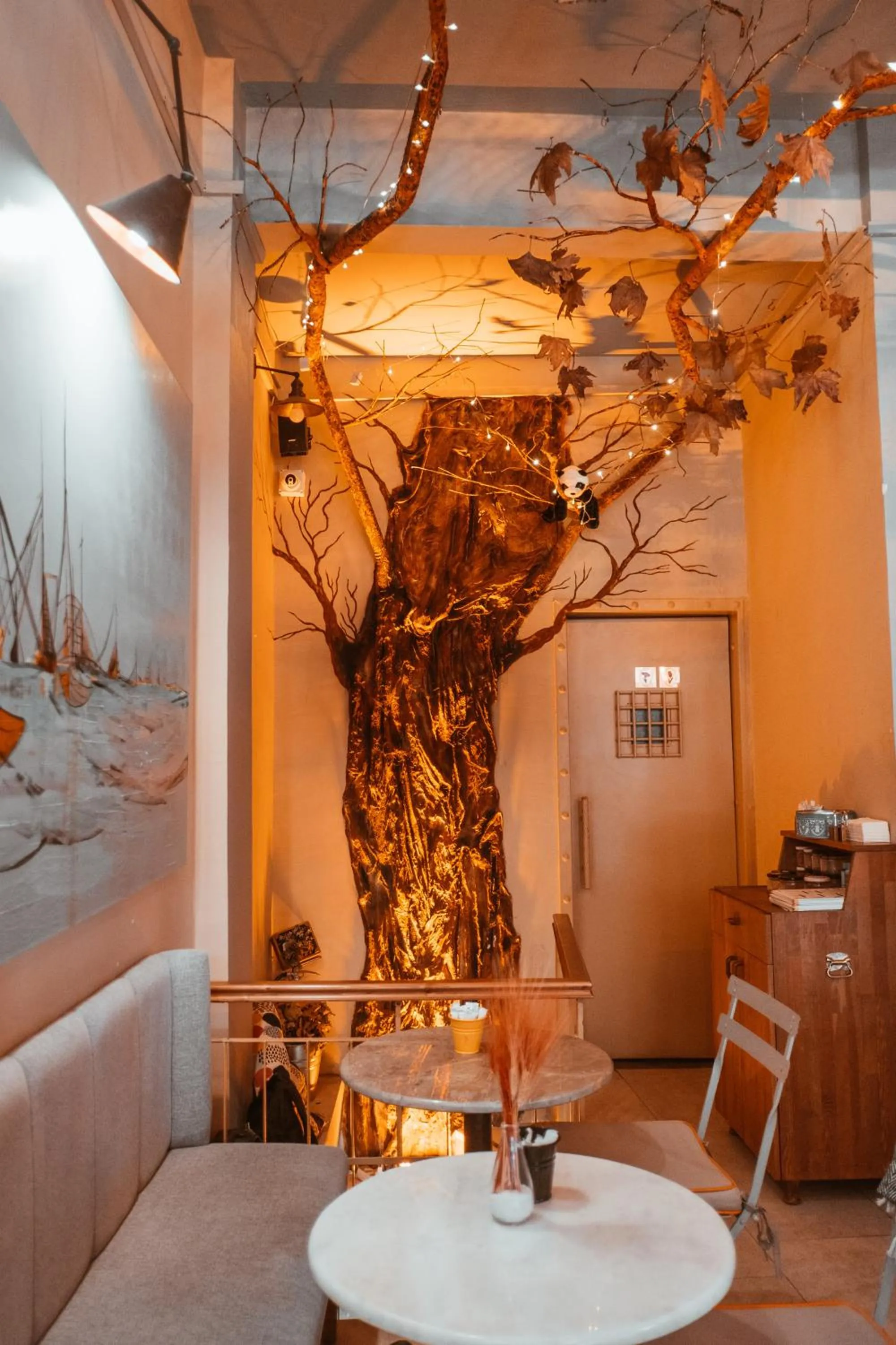 Restaurant/places to eat in PANDAN KARAKOY SUİT