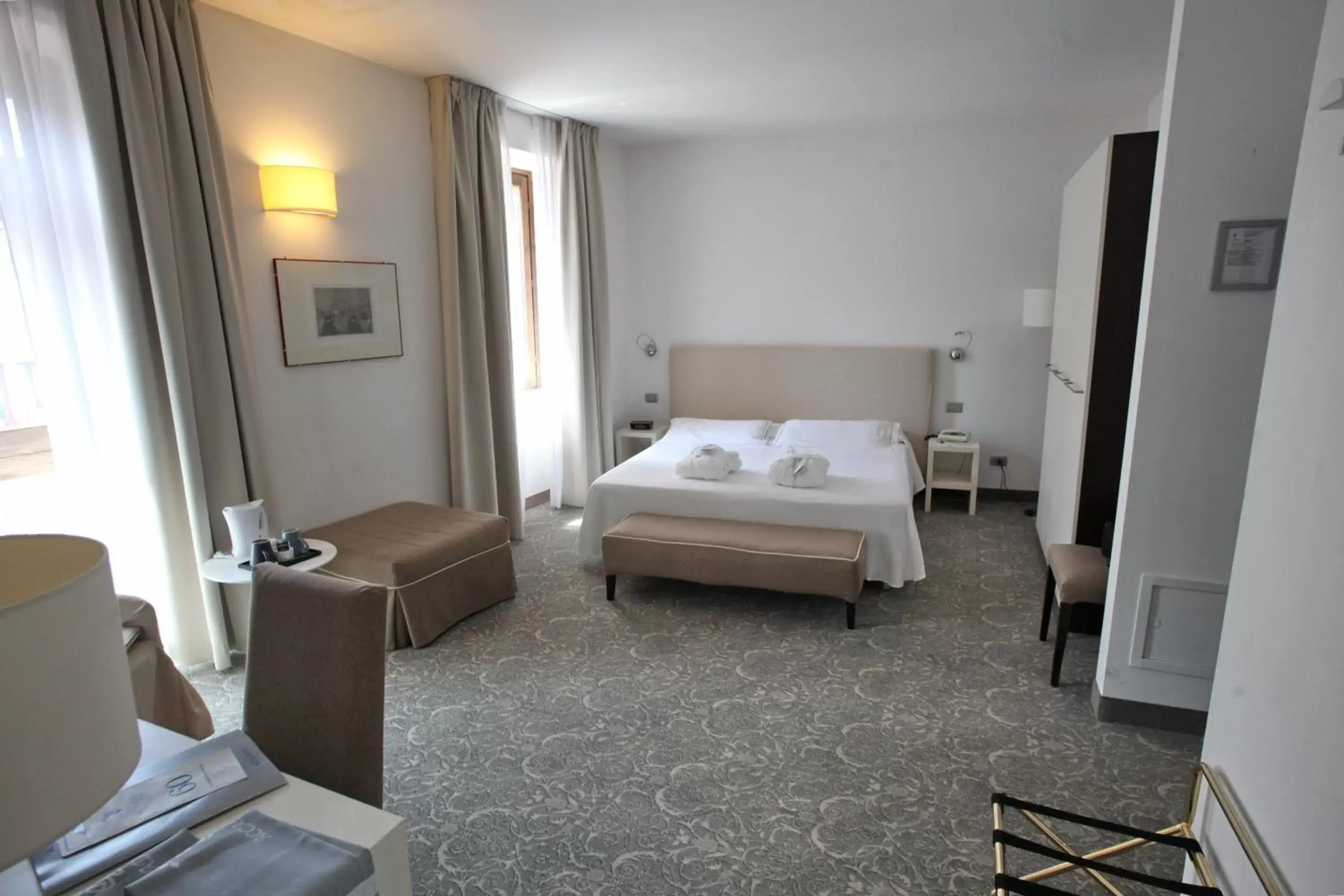 Superior Double Room - single occupancy in Albergo Accademia Superior Double Room - single occupancy in Albergo Accademia