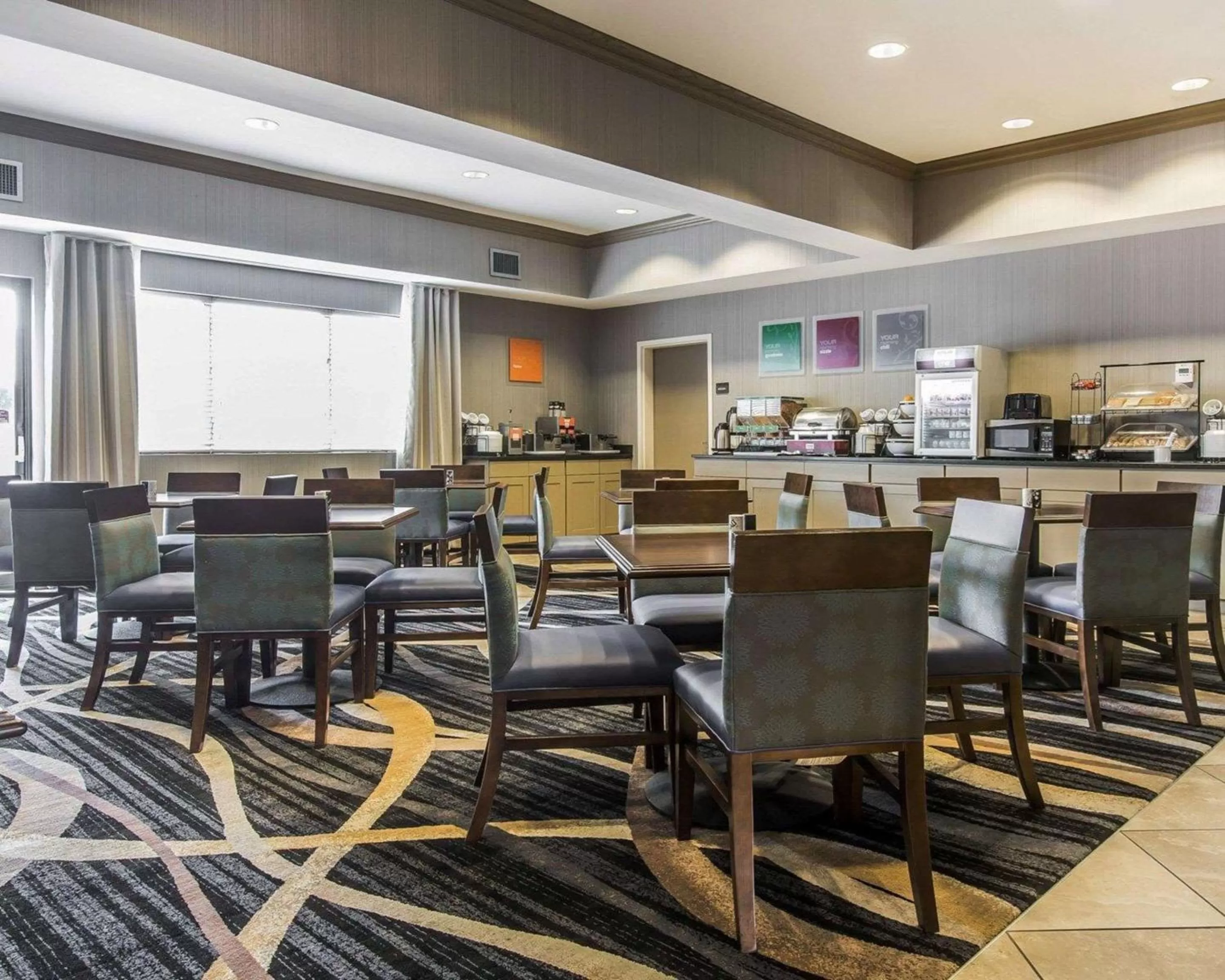 Restaurant/places to eat in Comfort Inn Sullivan