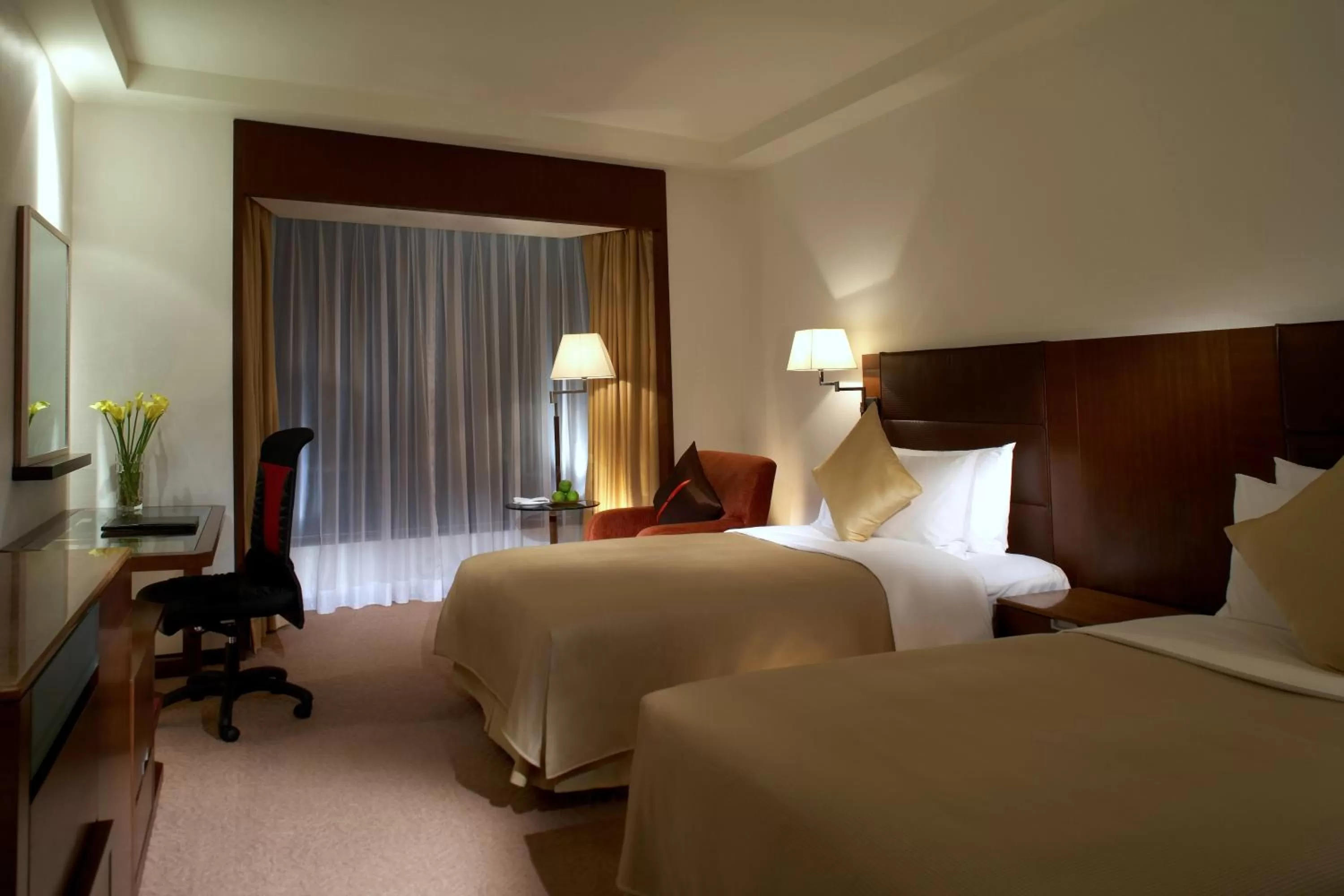 Bed in Shangri-La Shenzhen