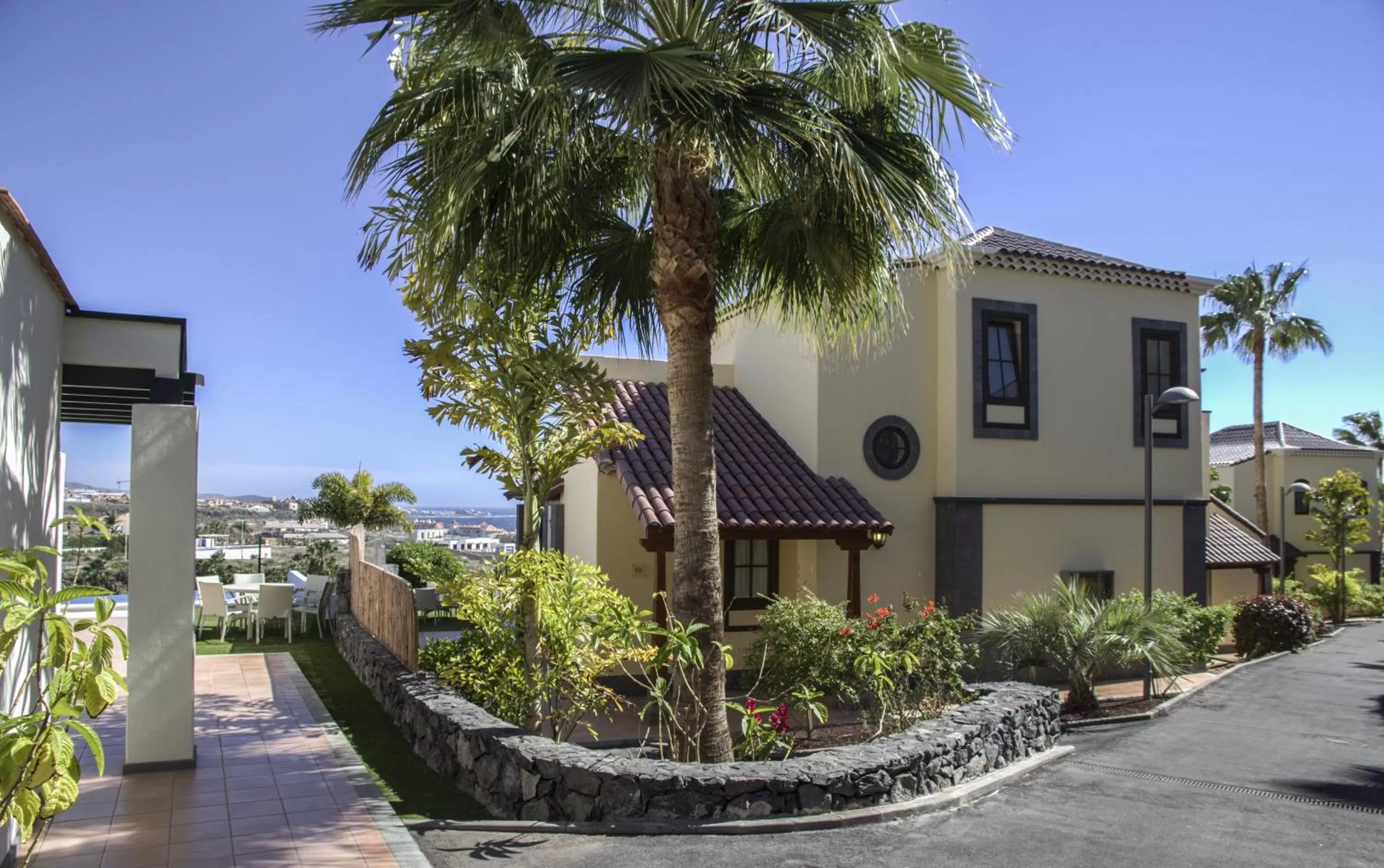 Property building in Hotel Suite Villa Maria