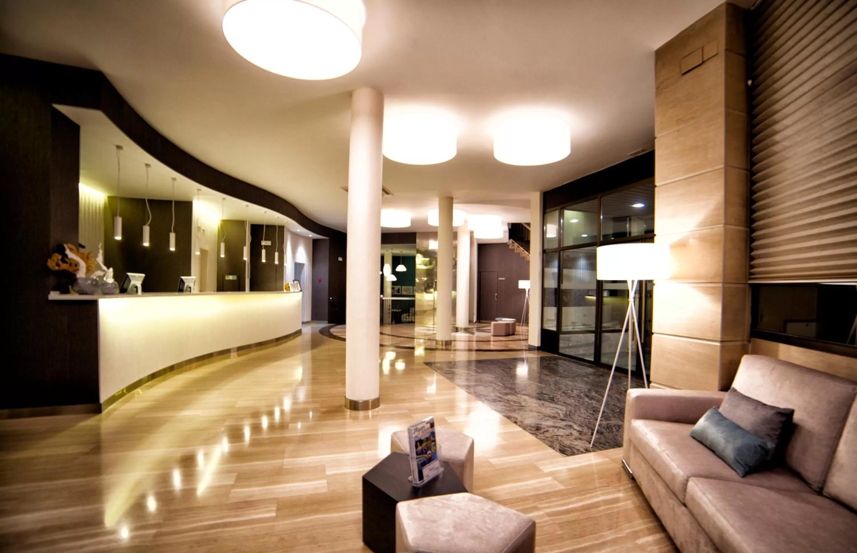 Lobby or reception in Hotel Parque Real