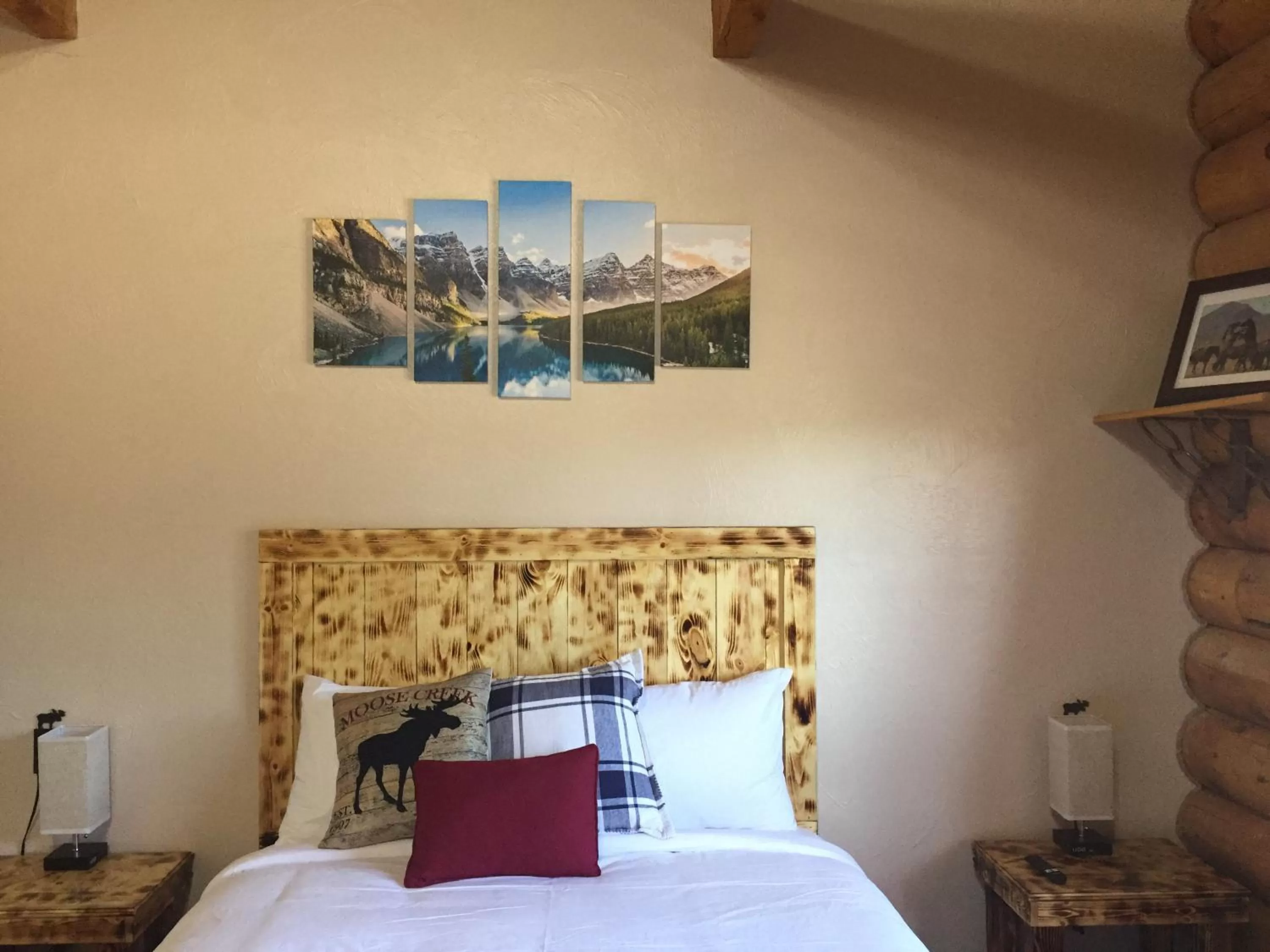 Standard Queen Room in Ponderosa Inn