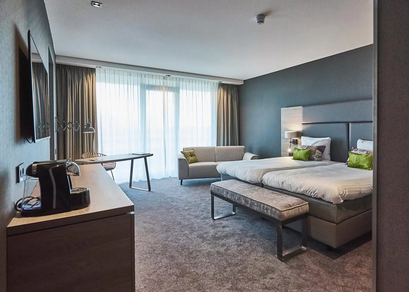 Bedroom, Bed in Van der Valk Hotel Leeuwarden