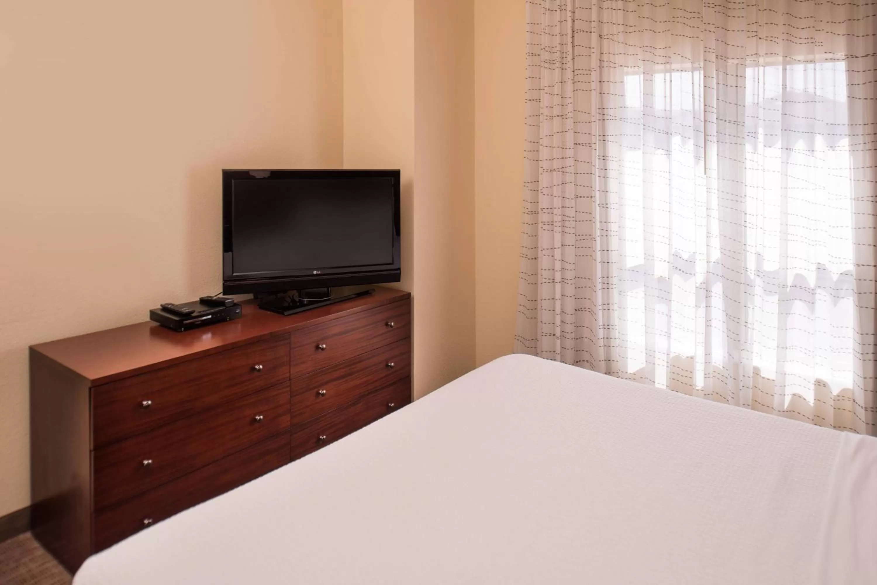 Bedroom, Bed in Residence Inn by Marriott Albuquerque Airport