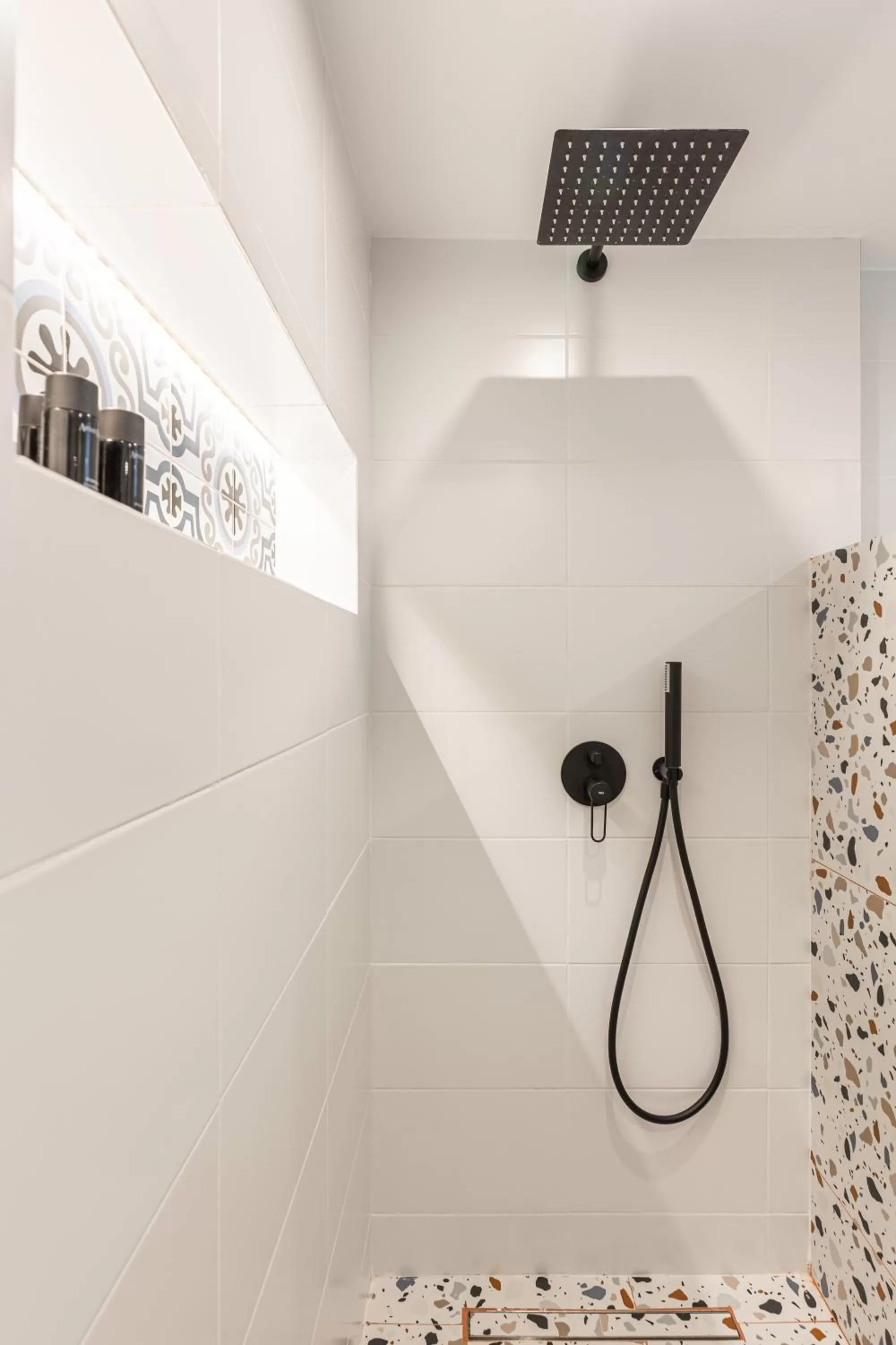 Shower in Ermoo Athens Modern Living