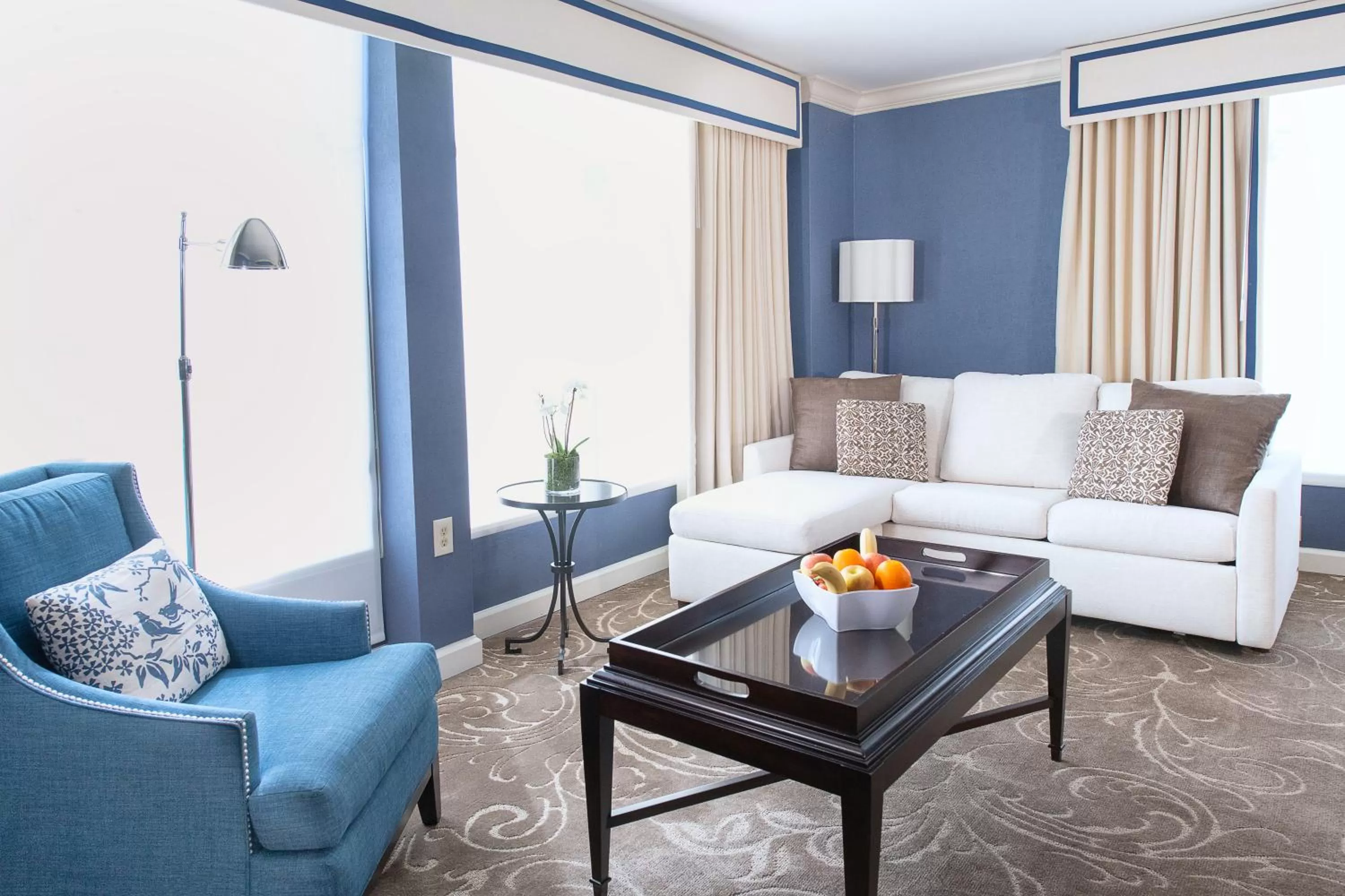 Seating area in Hamilton Hotel - Washington DC